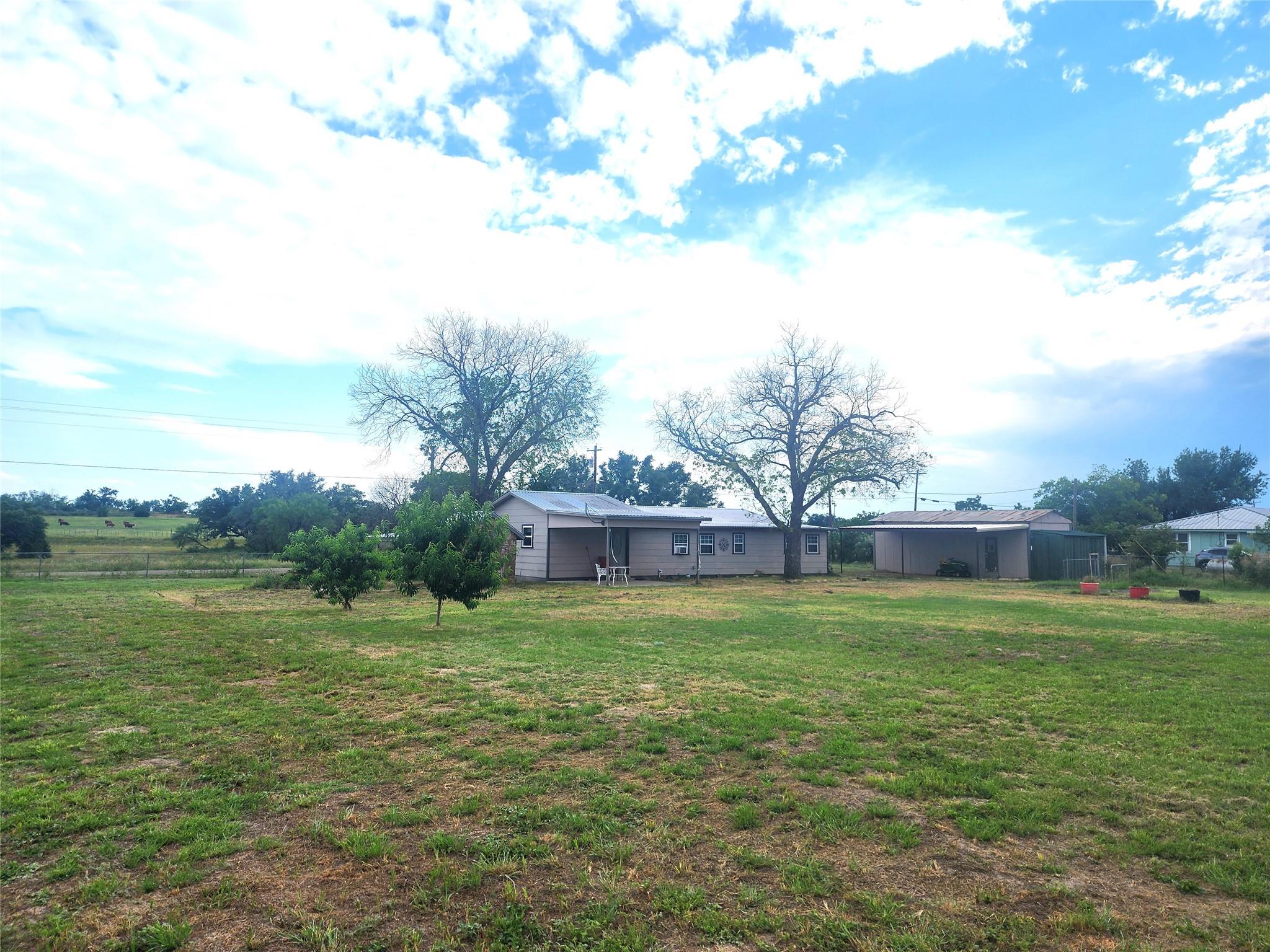 624 County Road 408d Property Photo 5