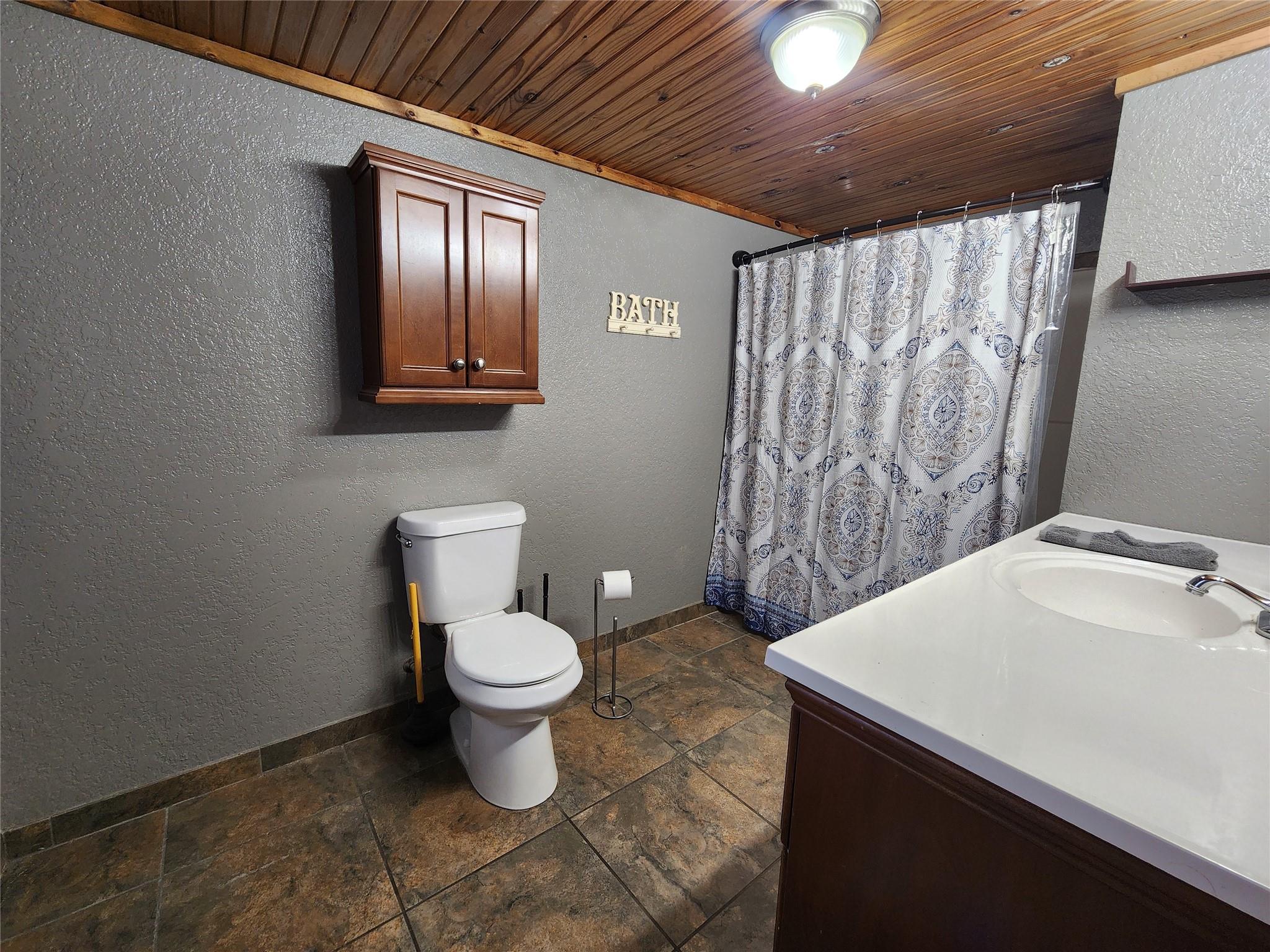 624 County Road 408d Property Photo 15