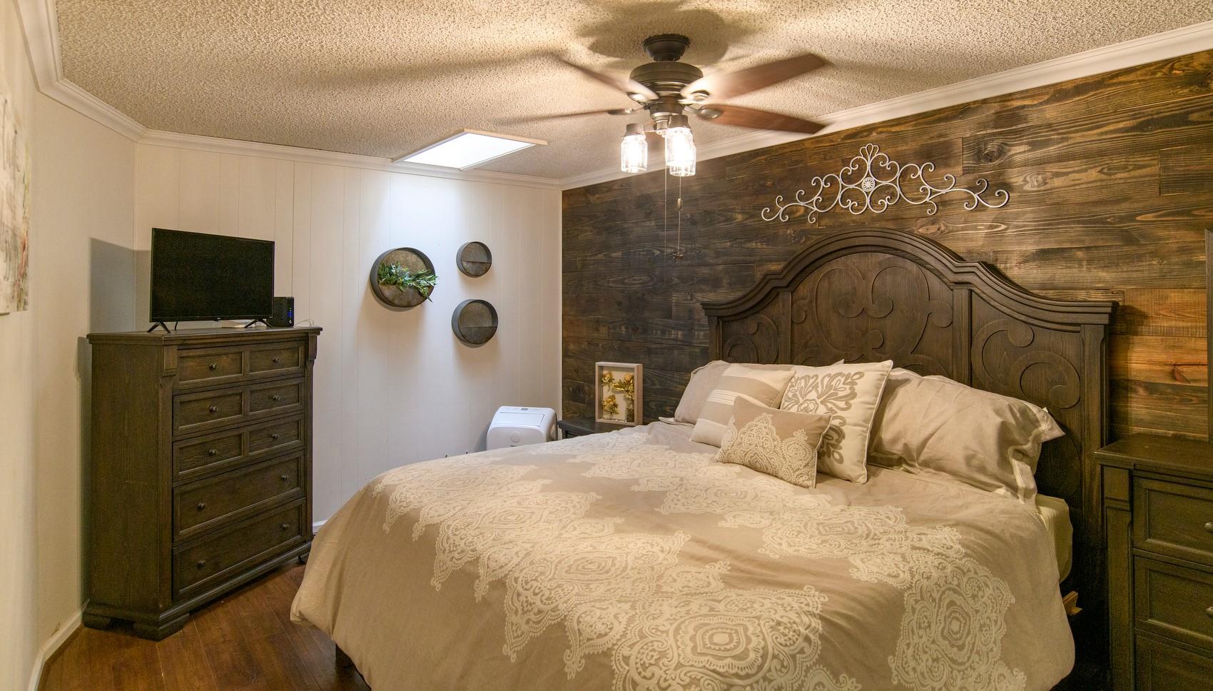 1912 Bluebonnet Ln Property Photo 15