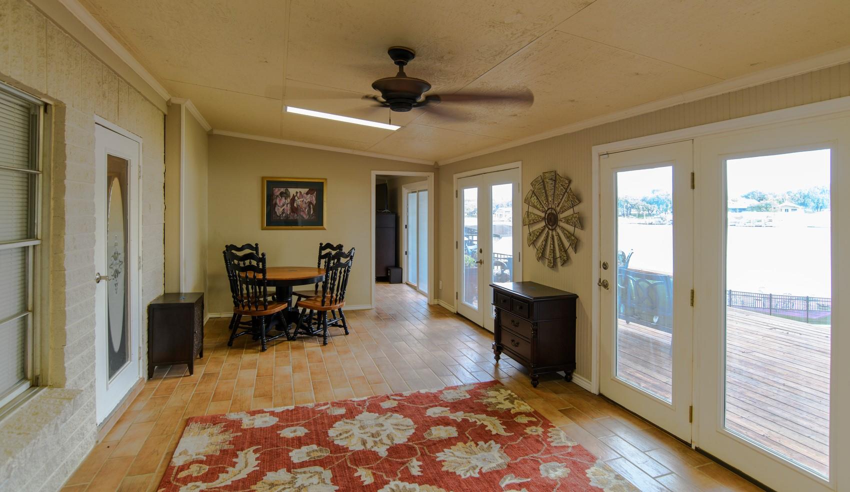 1912 Bluebonnet Ln Property Photo 21