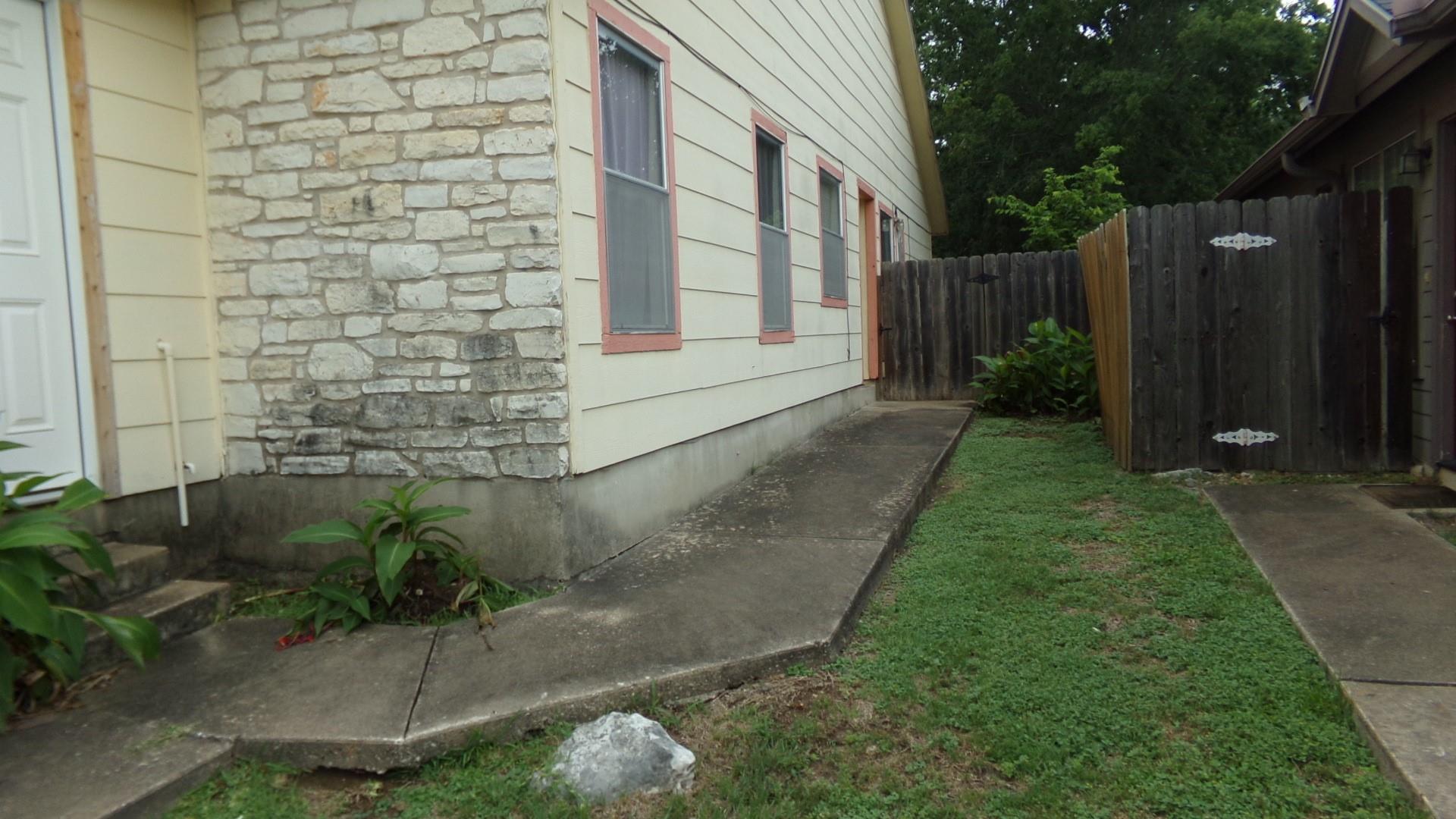 523 Cutty Trl B Property Photo 3