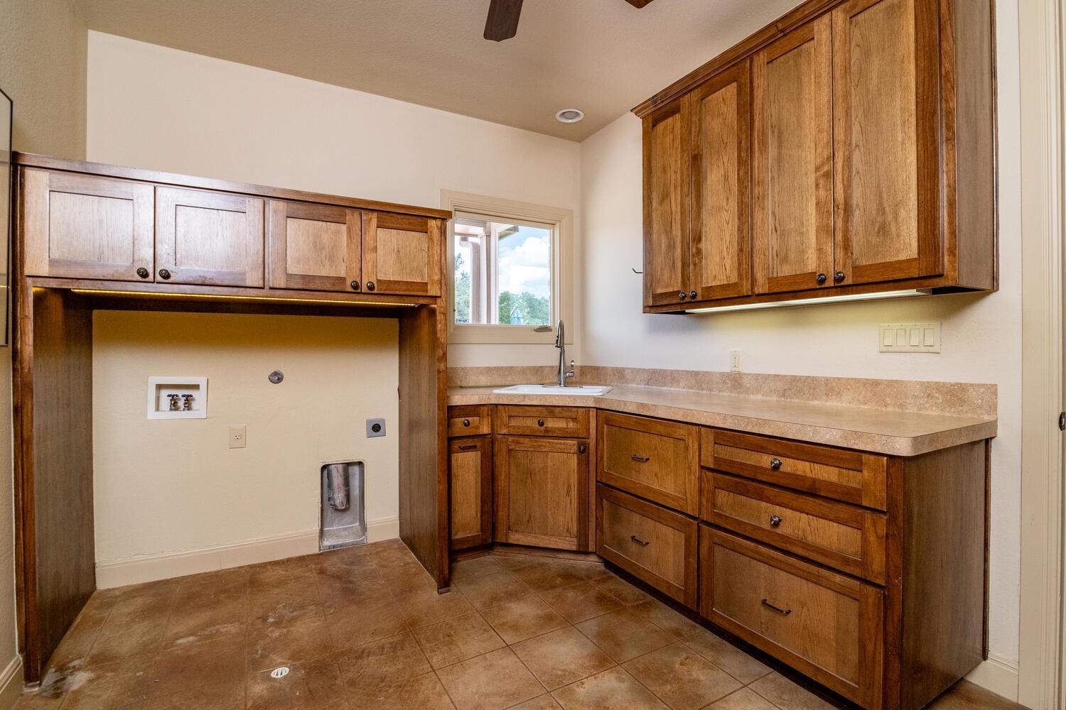 225 Lone Spur Ln Property Photo 28