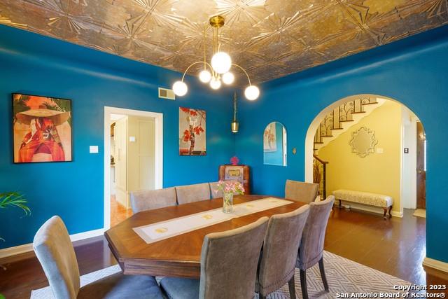 2102 W Kings Highway Property Photo 8