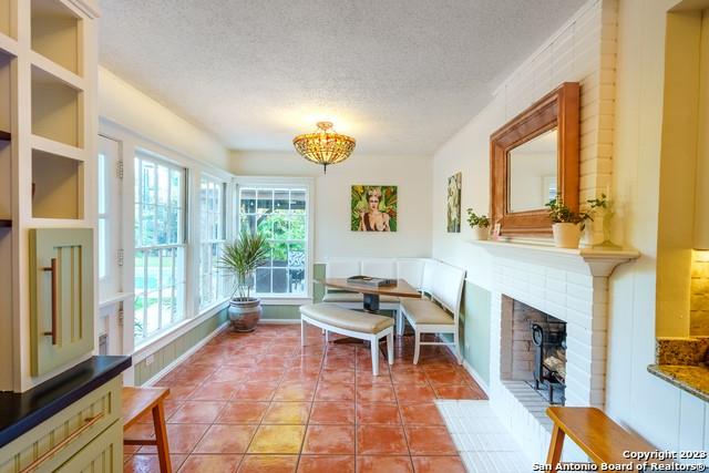 2102 W Kings Highway Property Photo 10