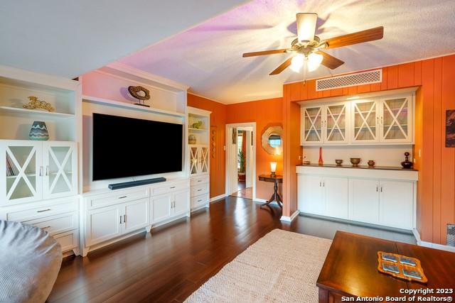 2102 W Kings Highway Property Photo 16