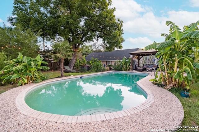 2102 W Kings Highway Property Photo 35