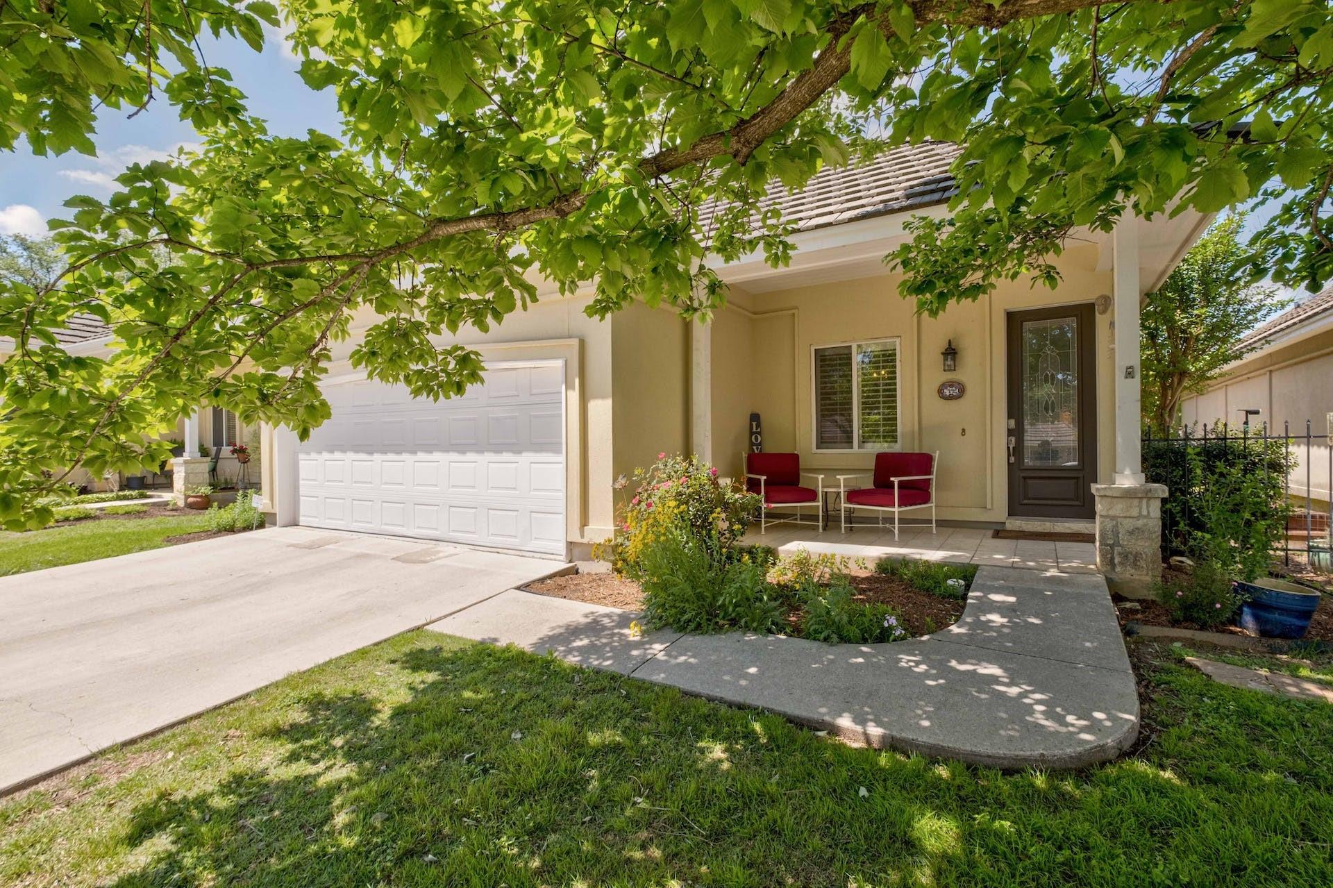 2249 Garden Ct Property Photo 1