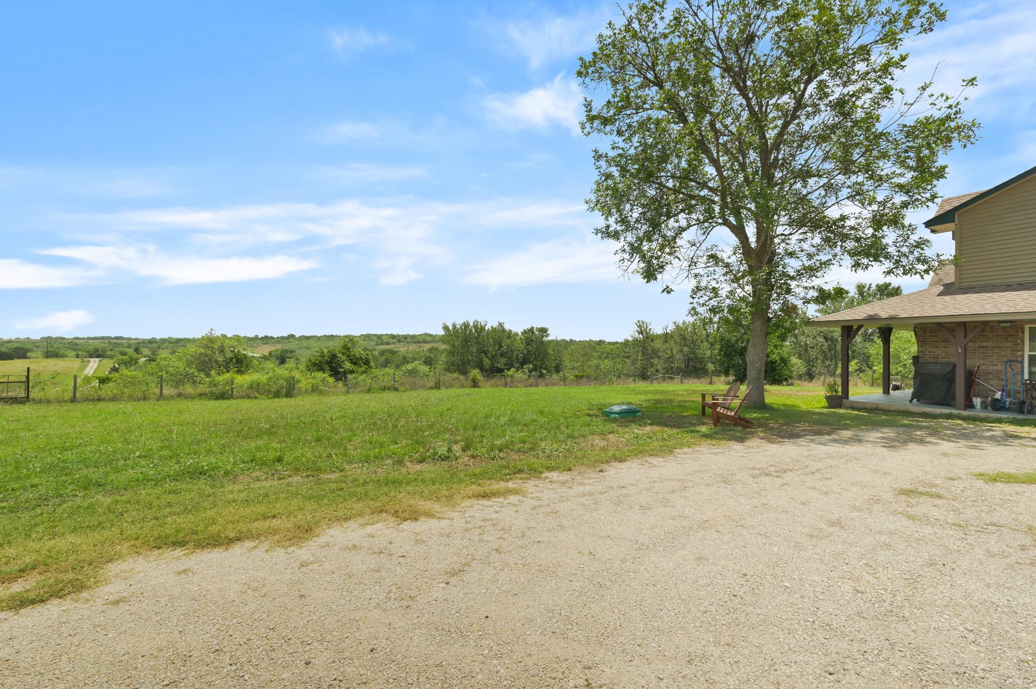 1842 Schuelke Rd Property Photo 22