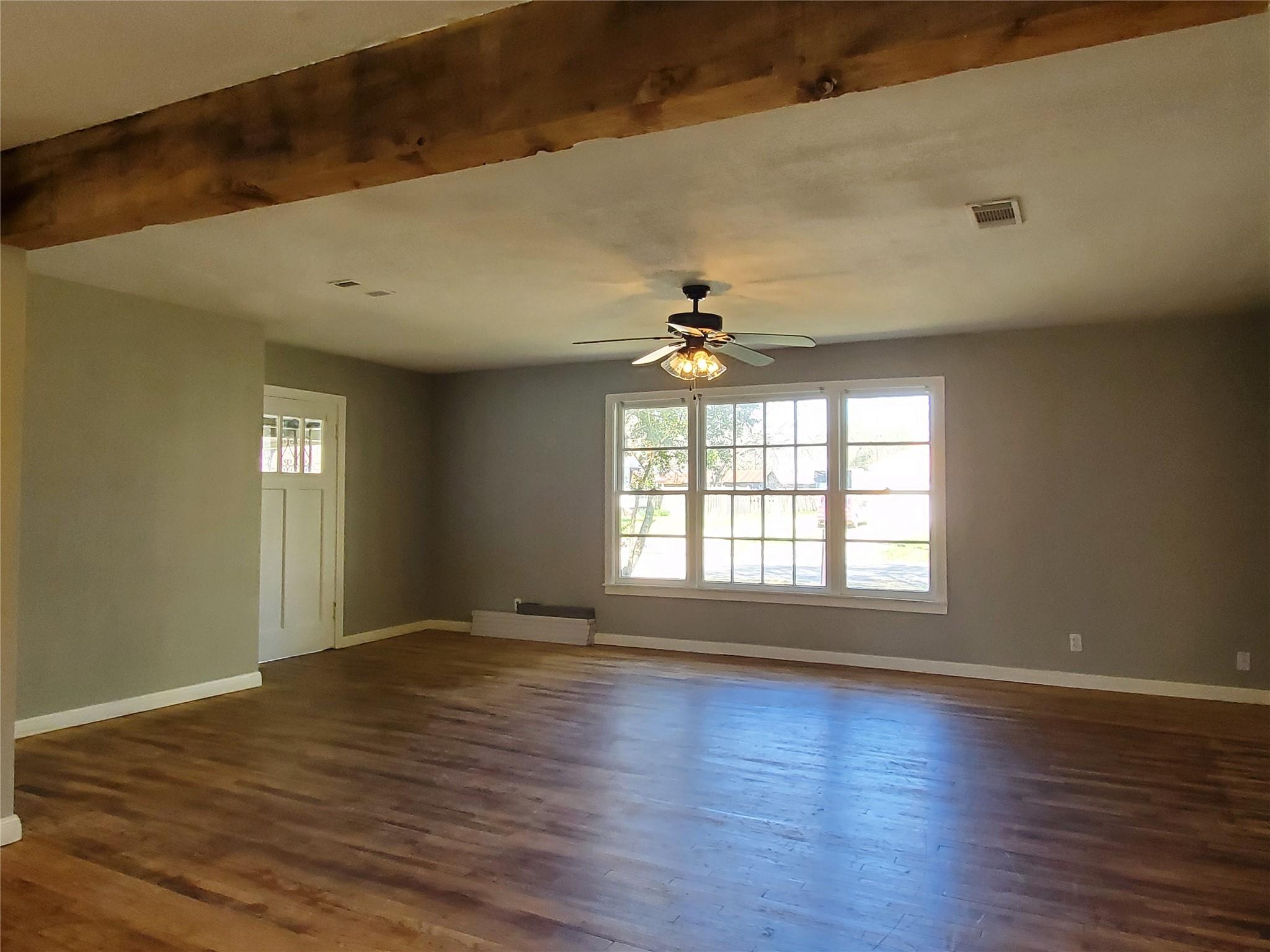 377 W Bell Ave Property Photo 2