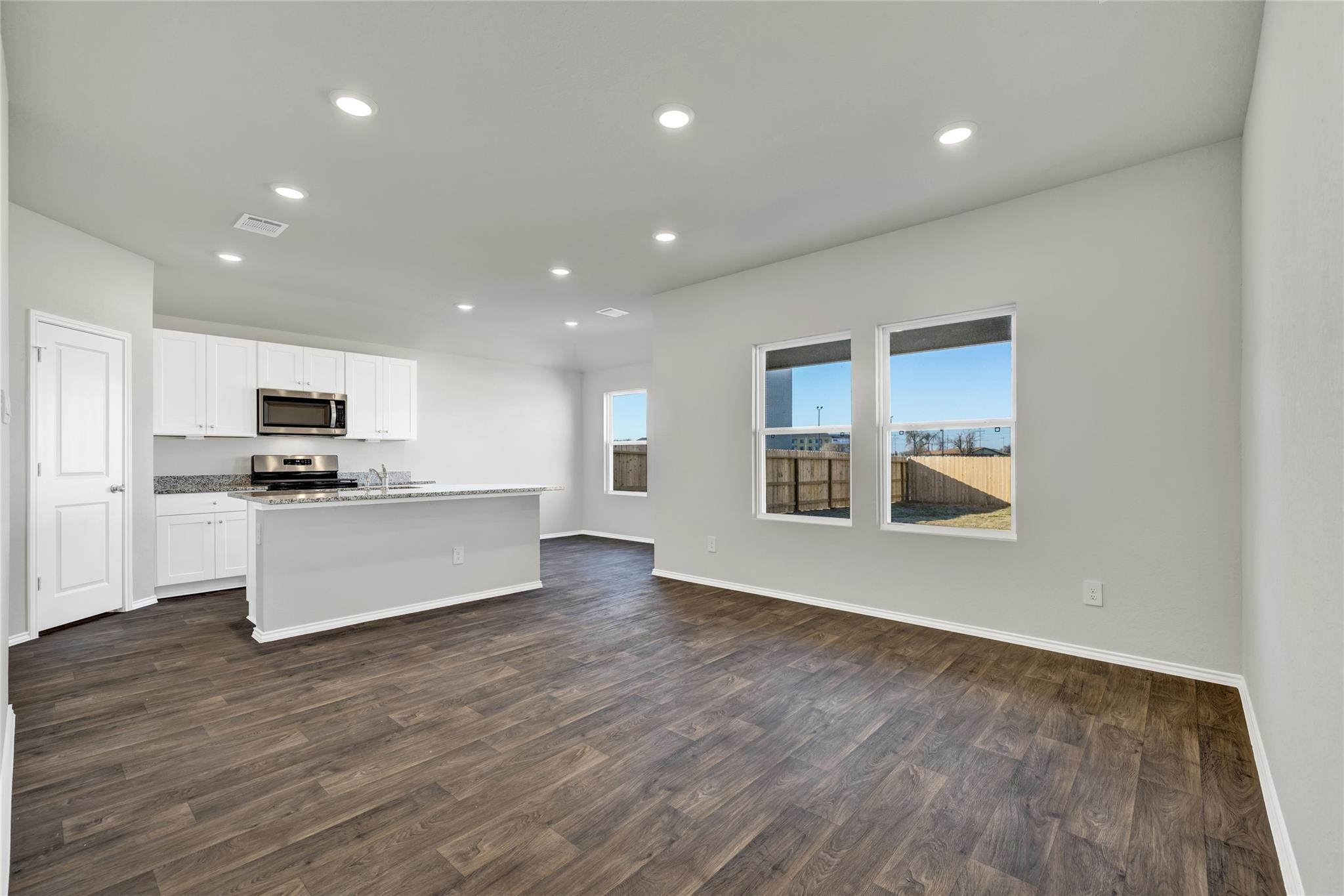 1061 Argonne Forest Property Photo 4
