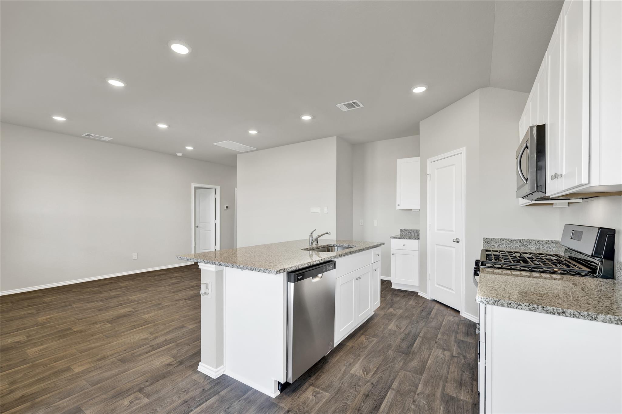 1061 Argonne Forest Property Photo 8