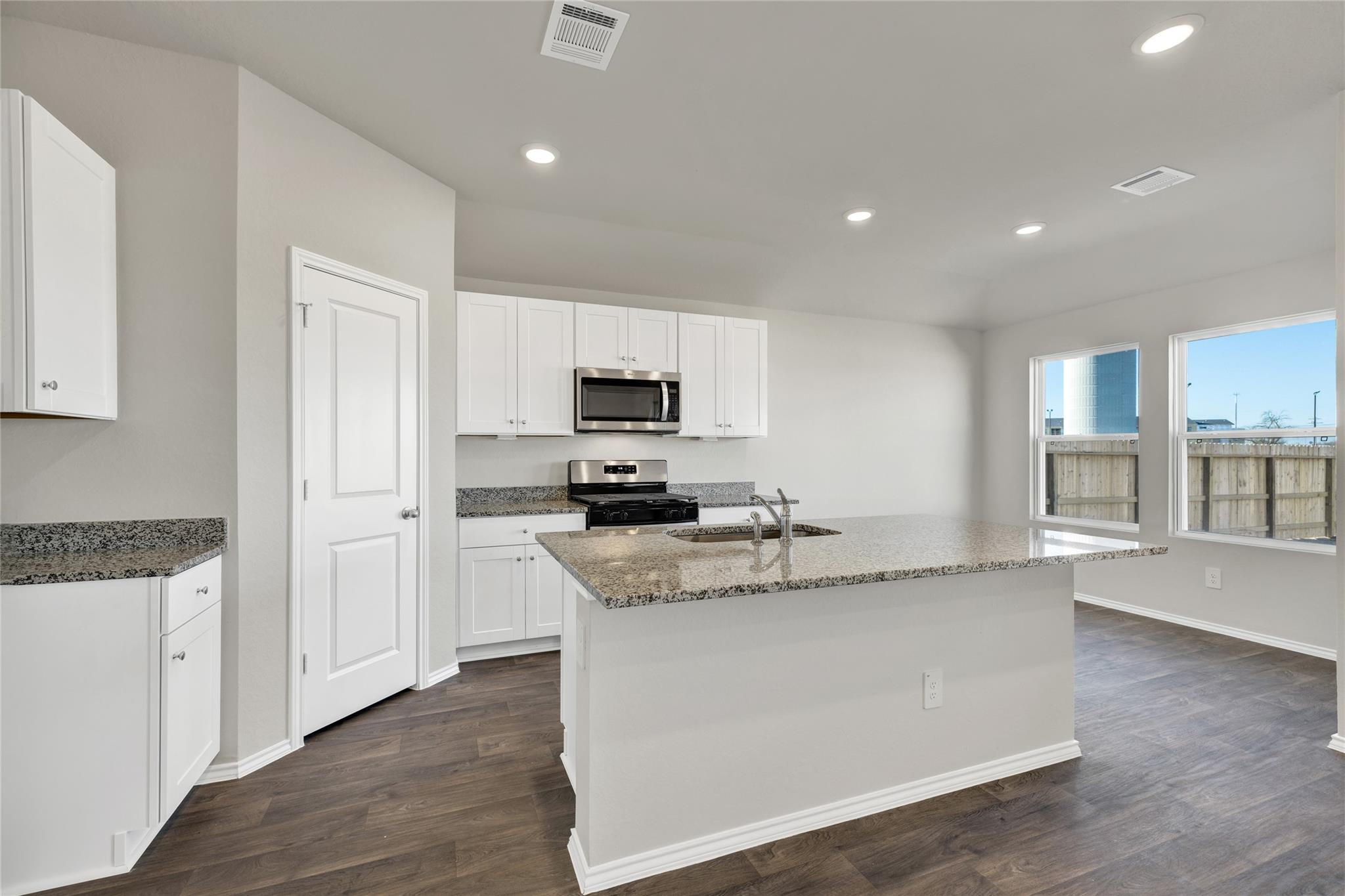 1061 Argonne Forest Property Photo 11