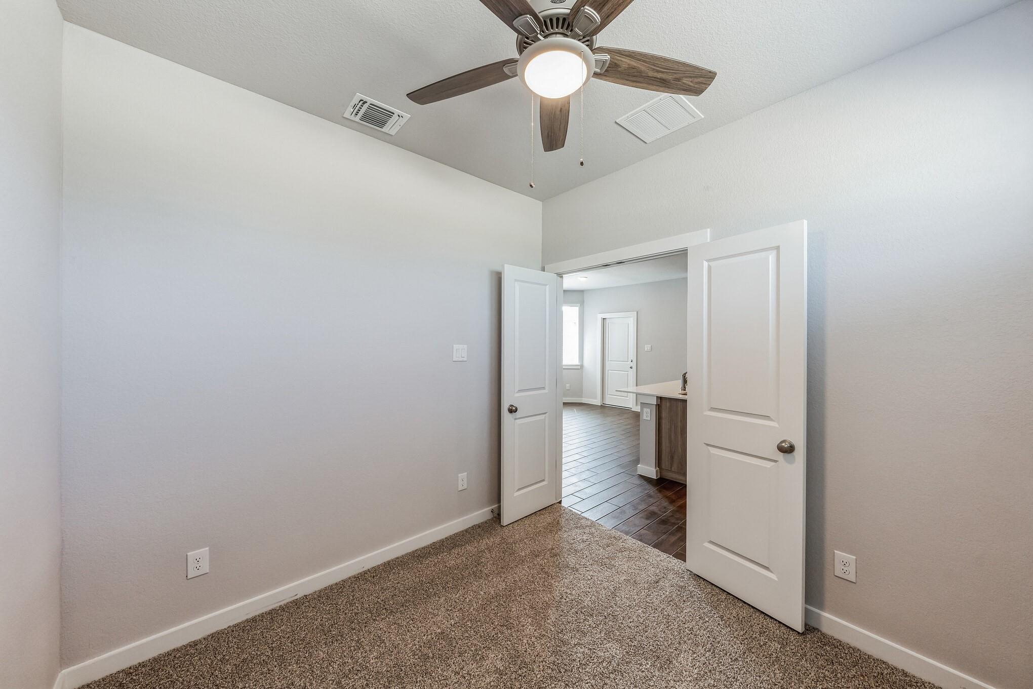 208 Ashby Dr Property Photo 8