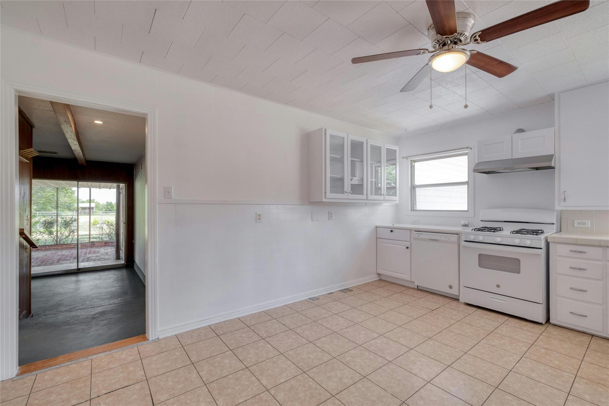 511 Sloan St Property Photo 8