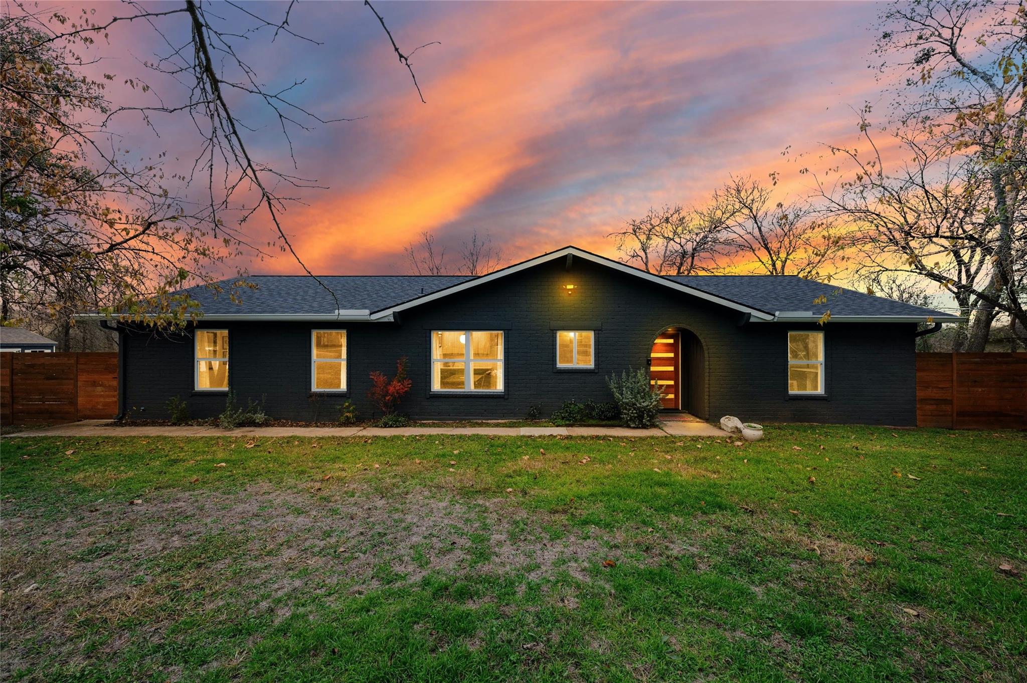 10105 Rocking Horse Rd Property Photo 1