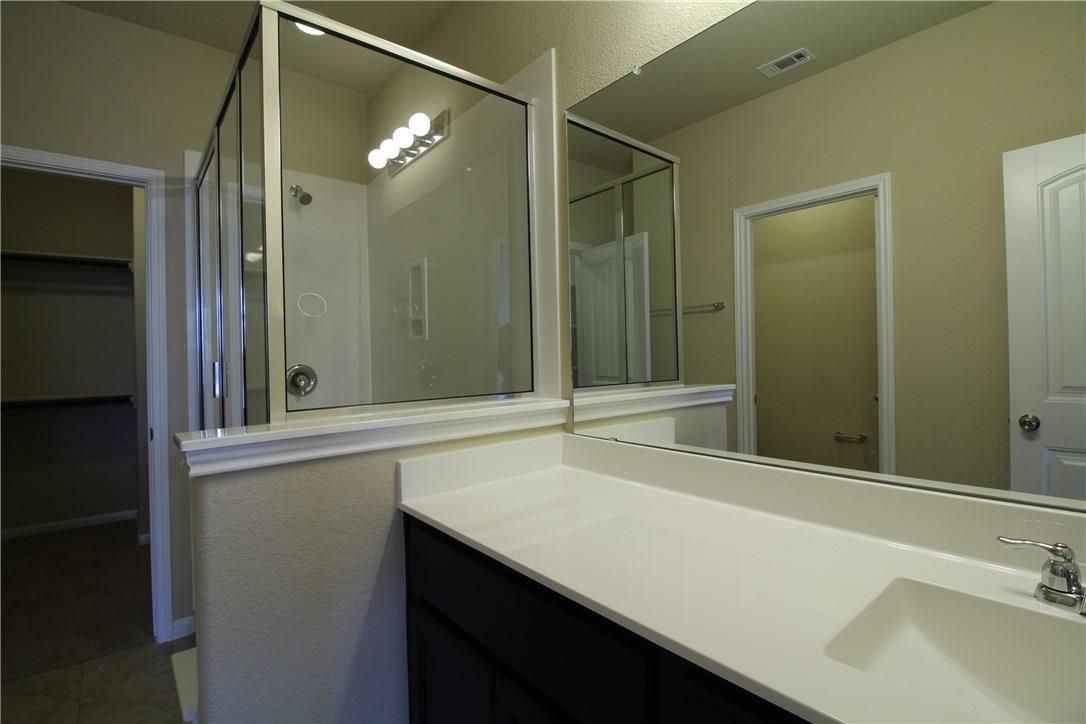 405 Crater Lake Dr Property Photo 9