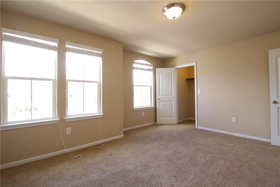 405 Crater Lake Dr Property Photo 15