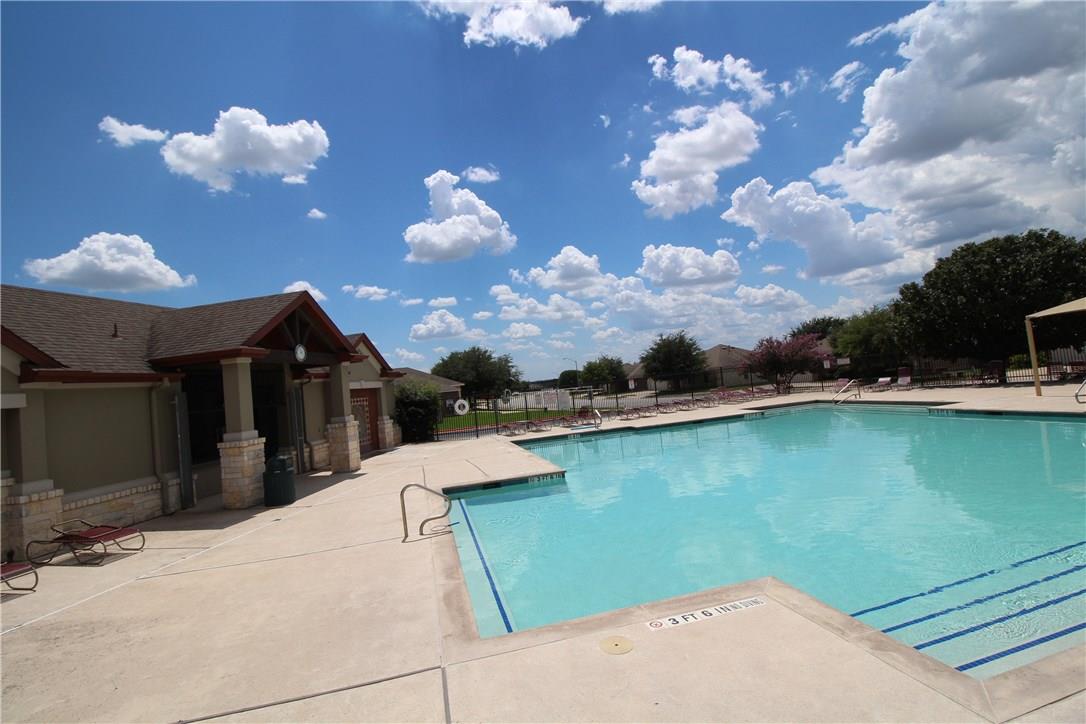 405 Crater Lake Dr Property Photo 28