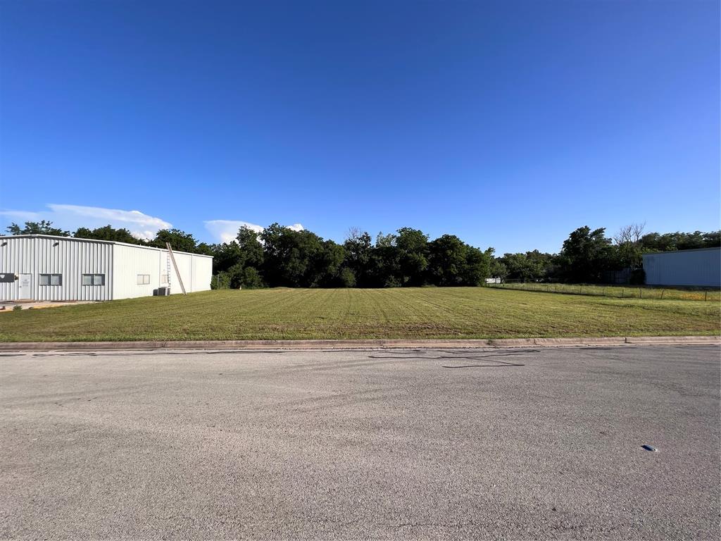 208 Industrial Blvd Property Photo 1