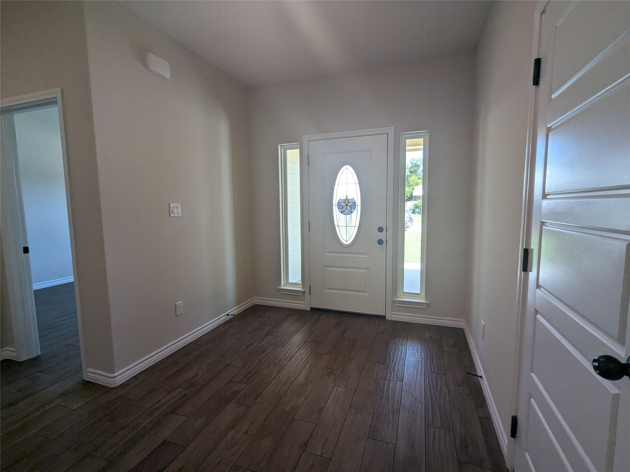 1704 E Avenue G Property Photo 3