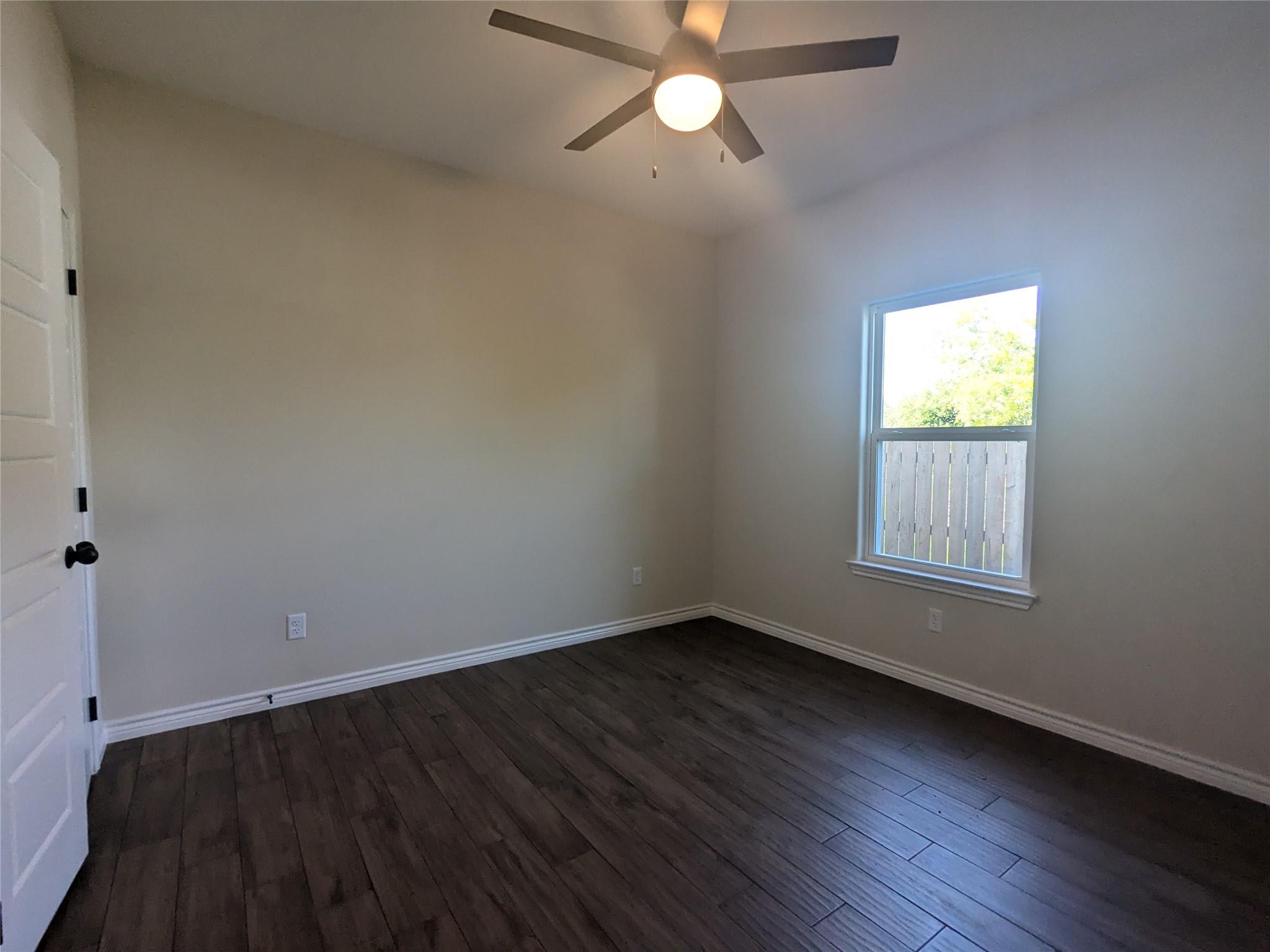 1704 E Avenue G Property Photo 7