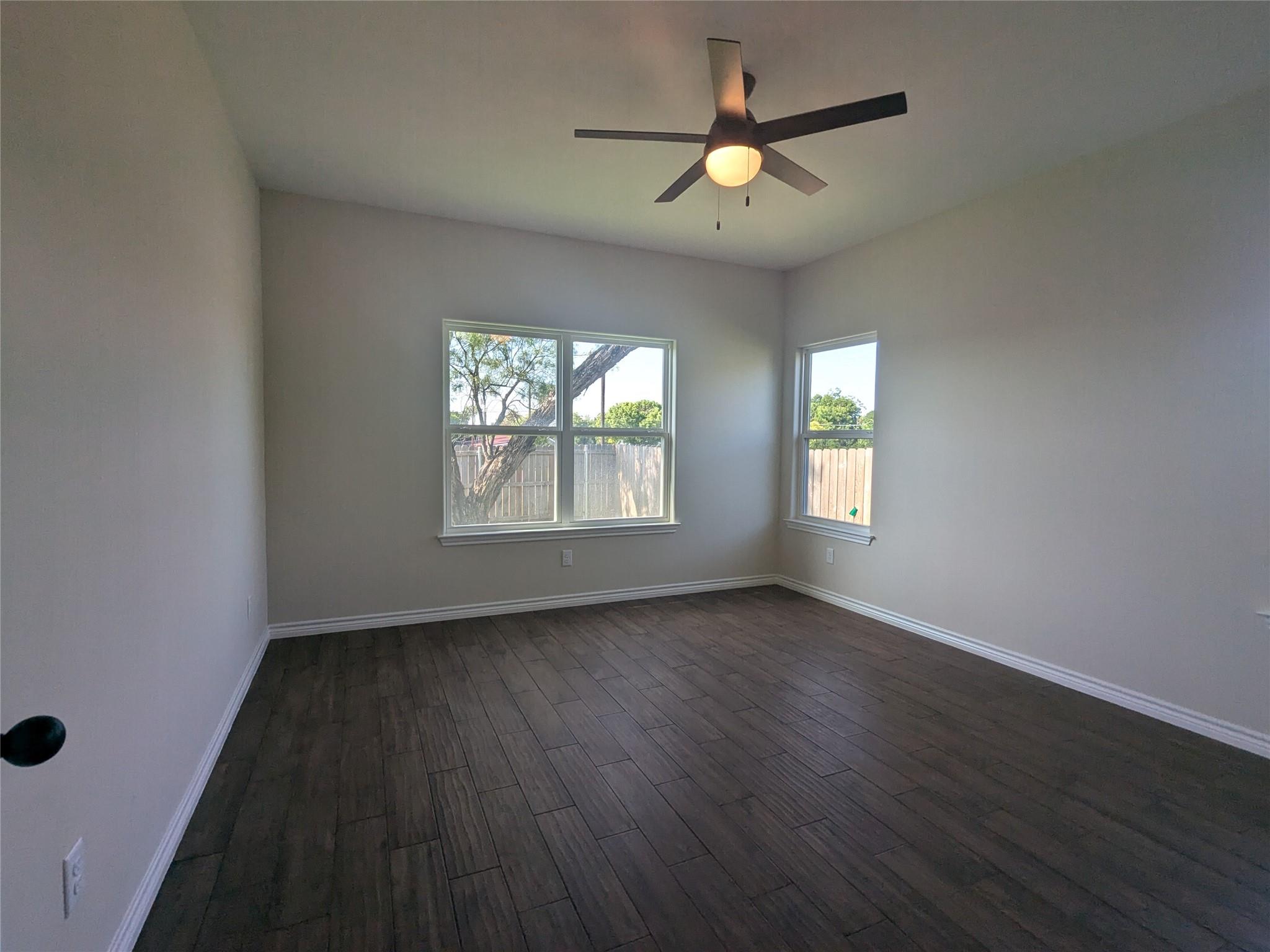 1704 E Avenue G Property Photo 13