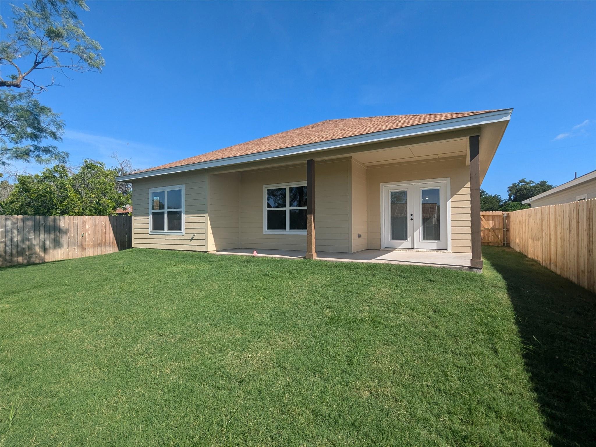1704 E Avenue G Property Photo 17