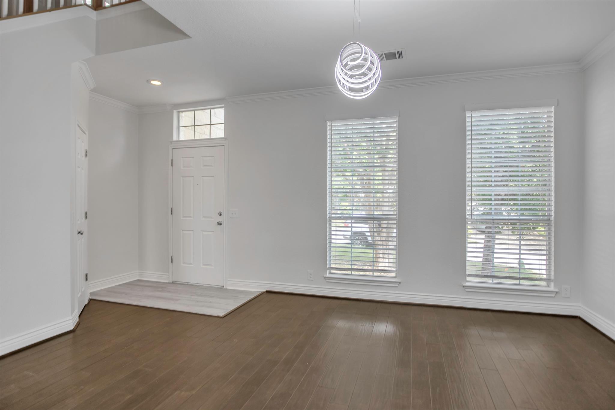 3917 Canyon Glen Cir Property Photo 3