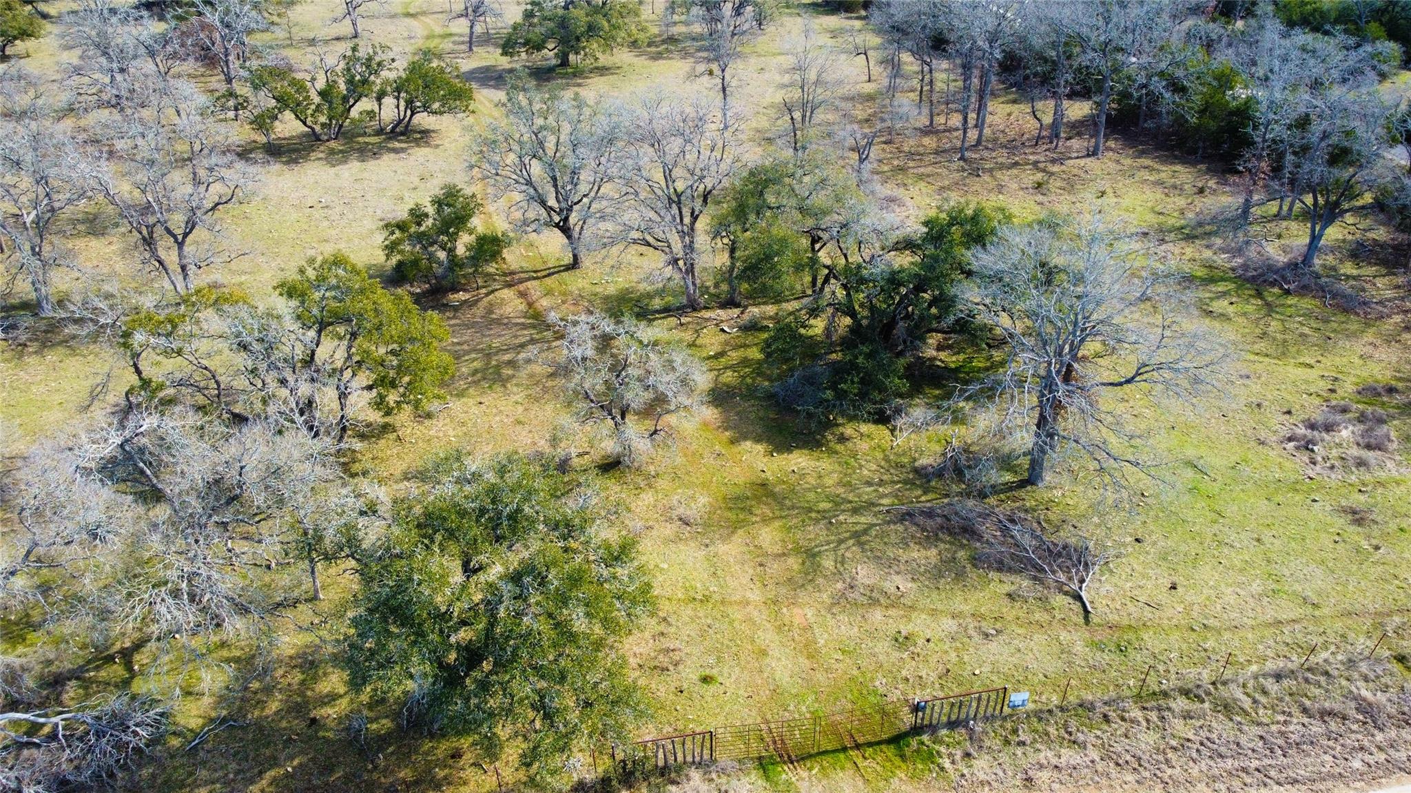 1750 Cross Creek Rd Property Photo 2