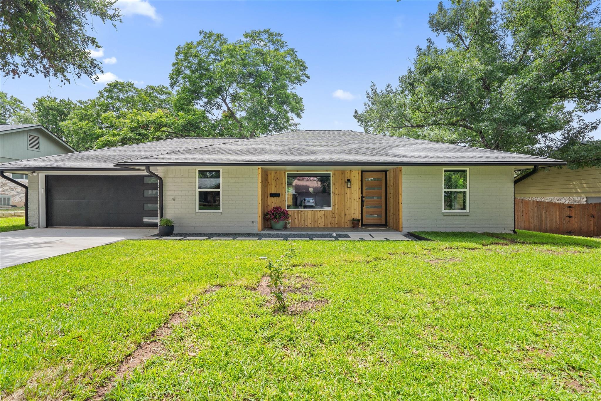 9203 Quail Wood Dr Property Photo 1