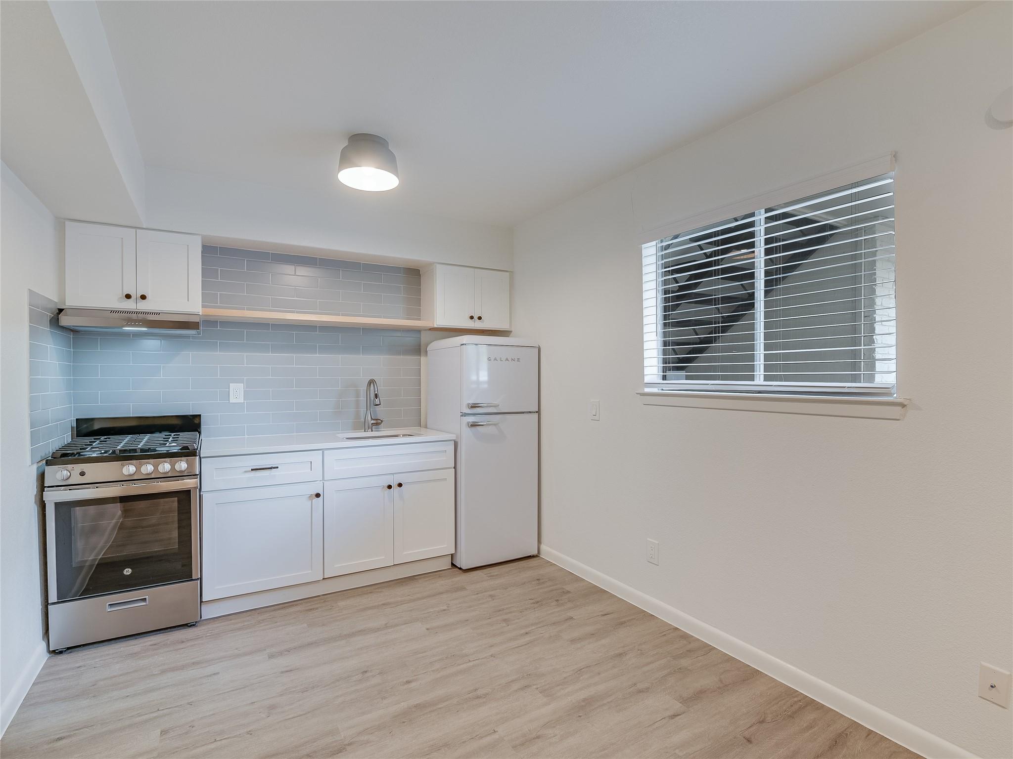 3707 Cedar St 201 Property Photo 2