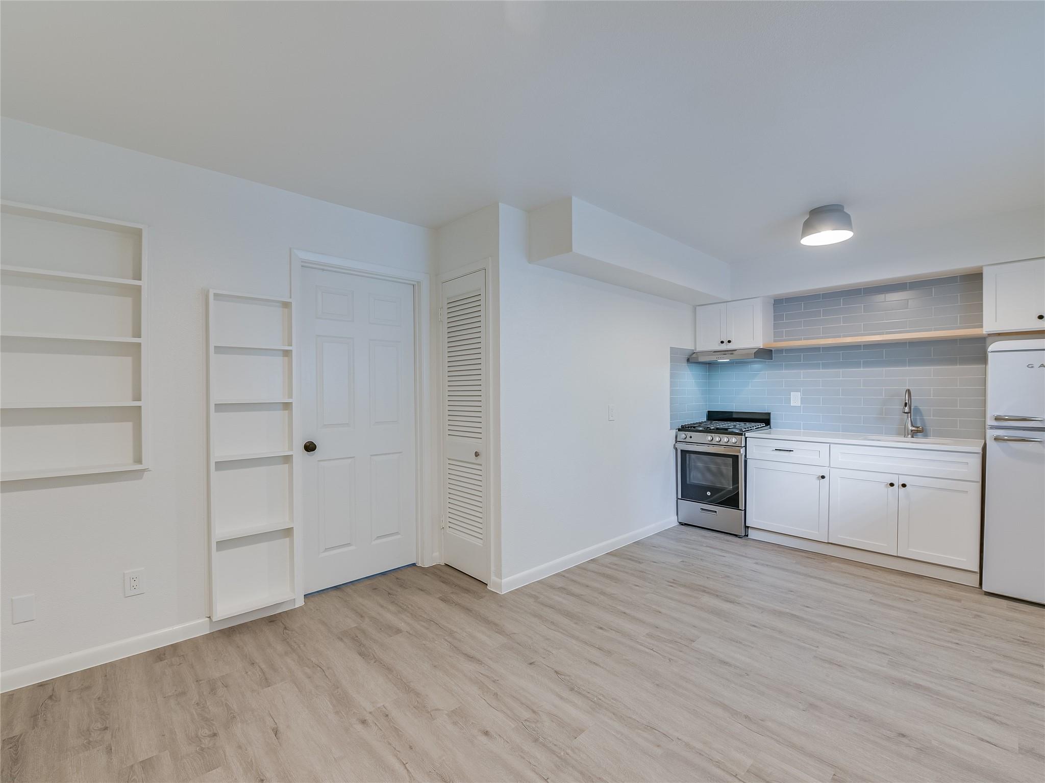 3707 Cedar St 201 Property Photo 4