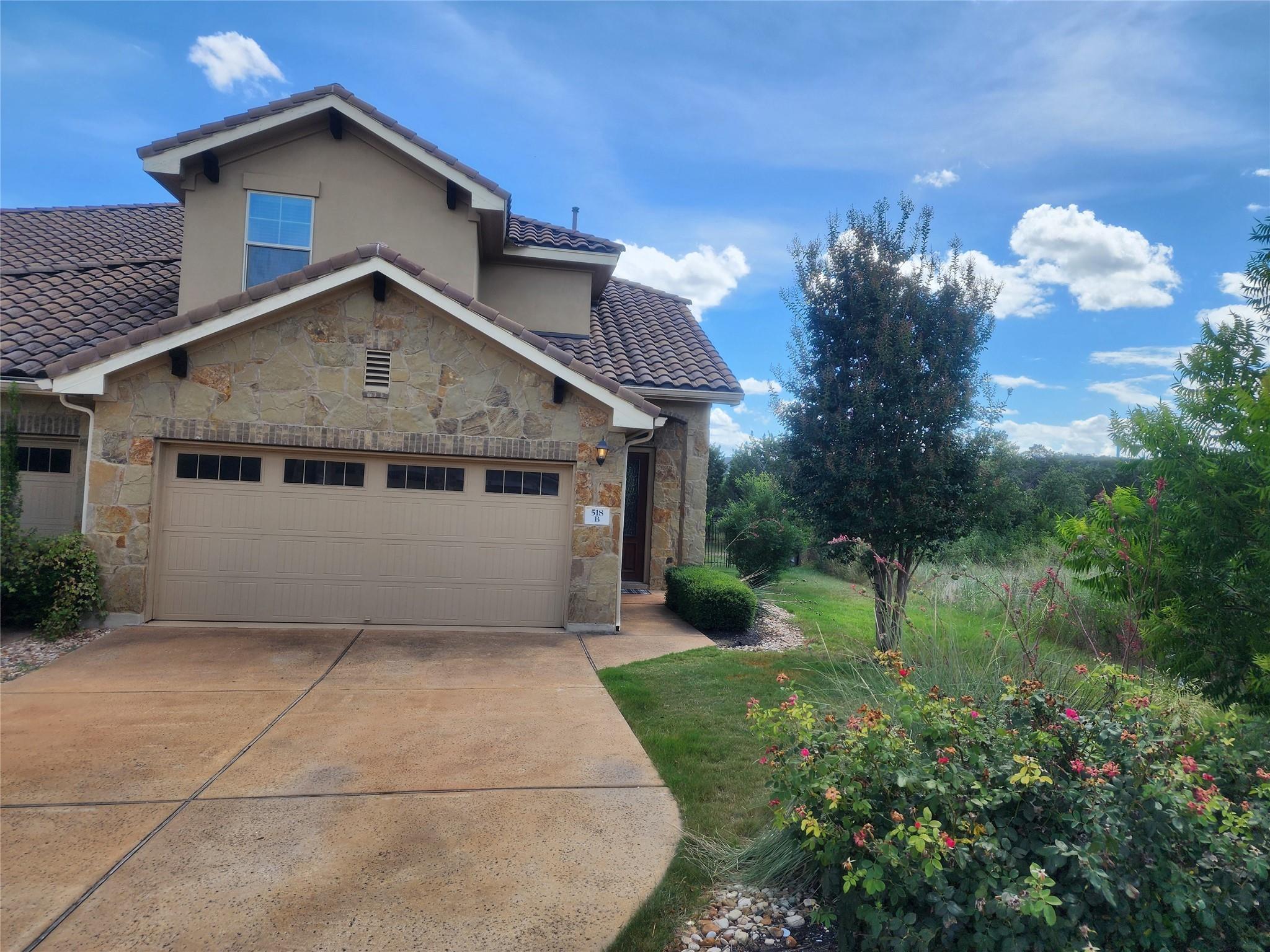 518 S Meadowlark St B Property Photo 1