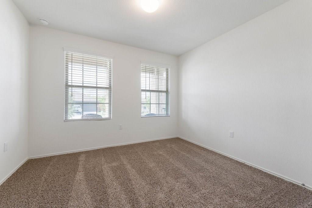 3813 Fort Collins Dr Property Photo 16