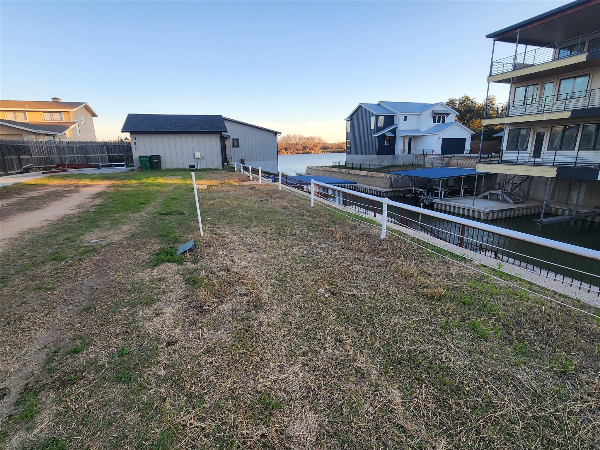 940 Euel Moore Dr 9 Property Photo 3