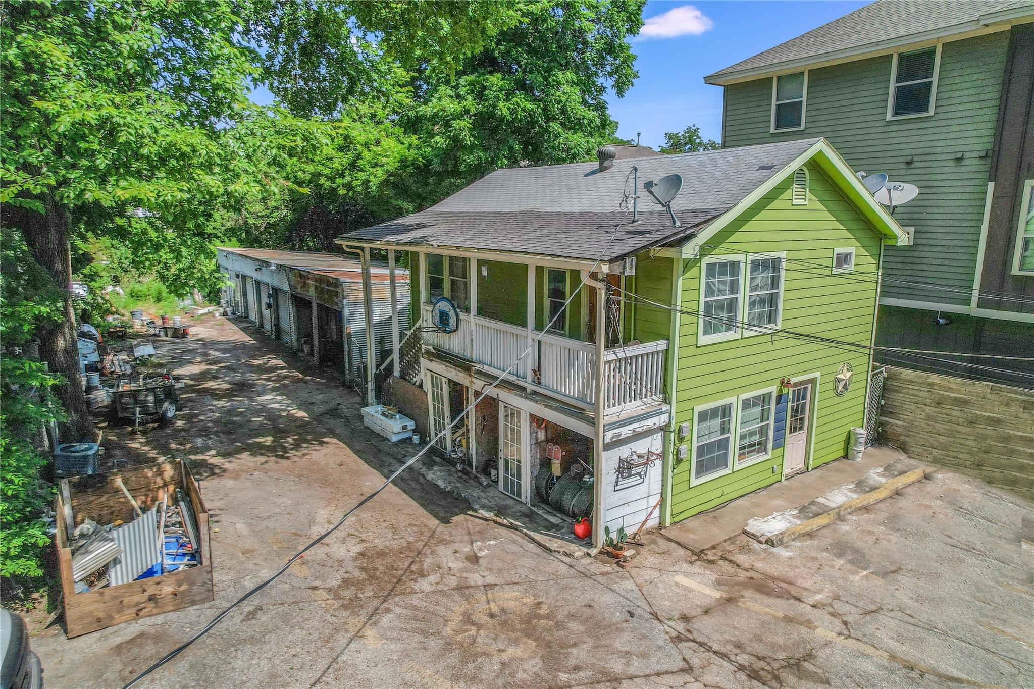 602 Allen St Property Photo 5