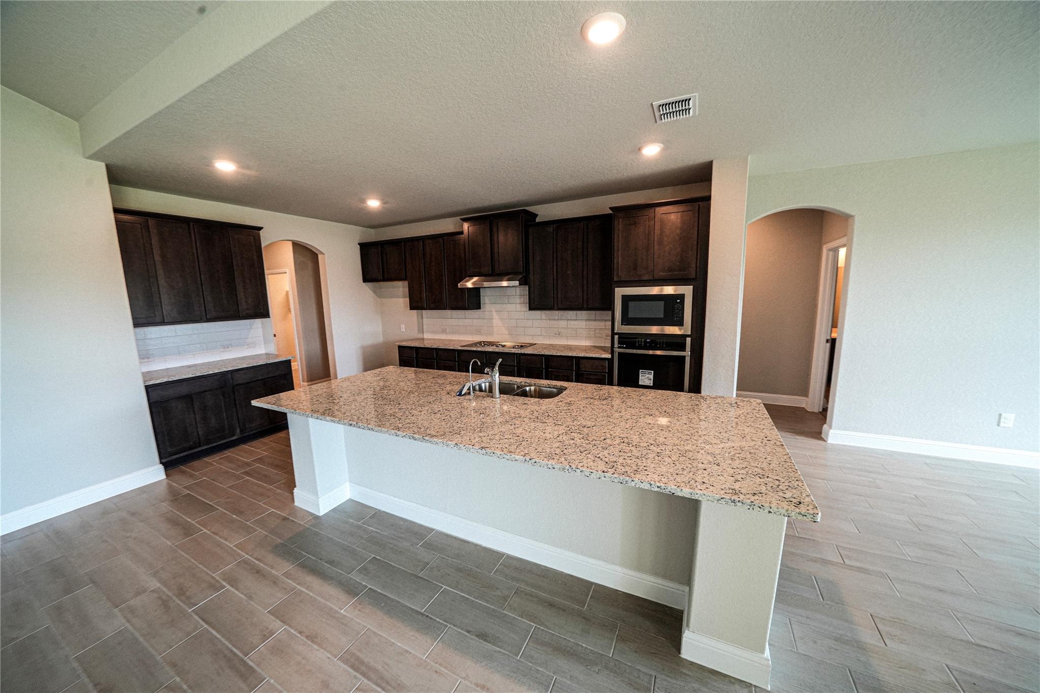 209 Canton Chase Property Photo 4
