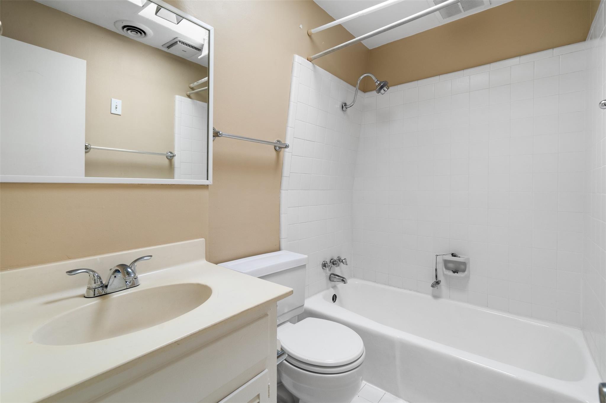 2704 San Pedro St 3 Property Photo 17