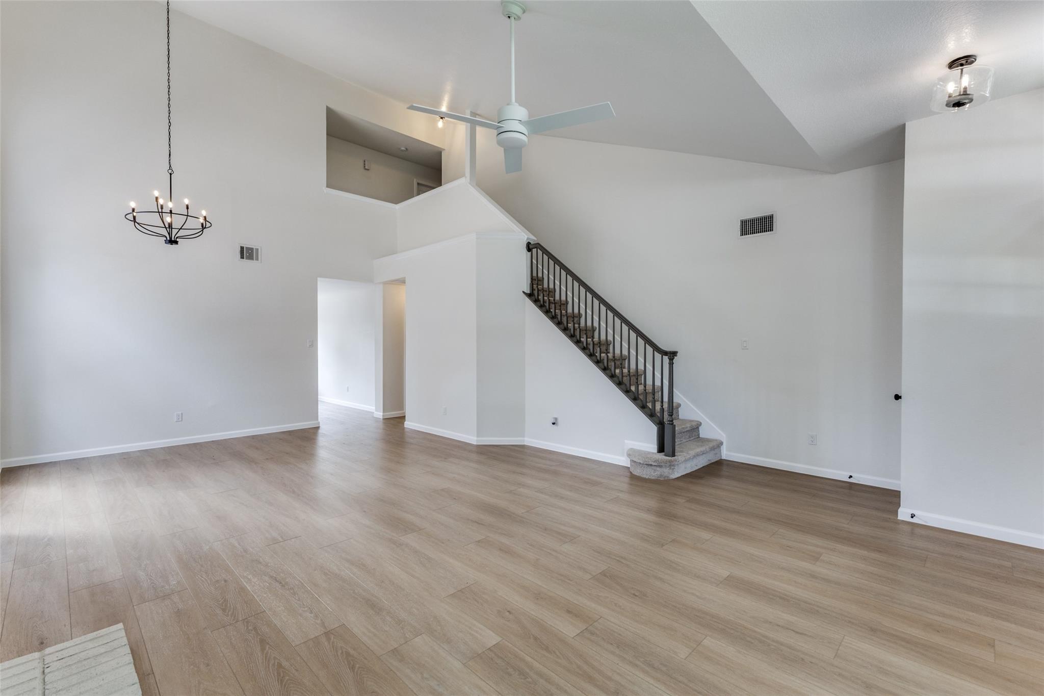 15413 Ozone Pl Property Photo 6