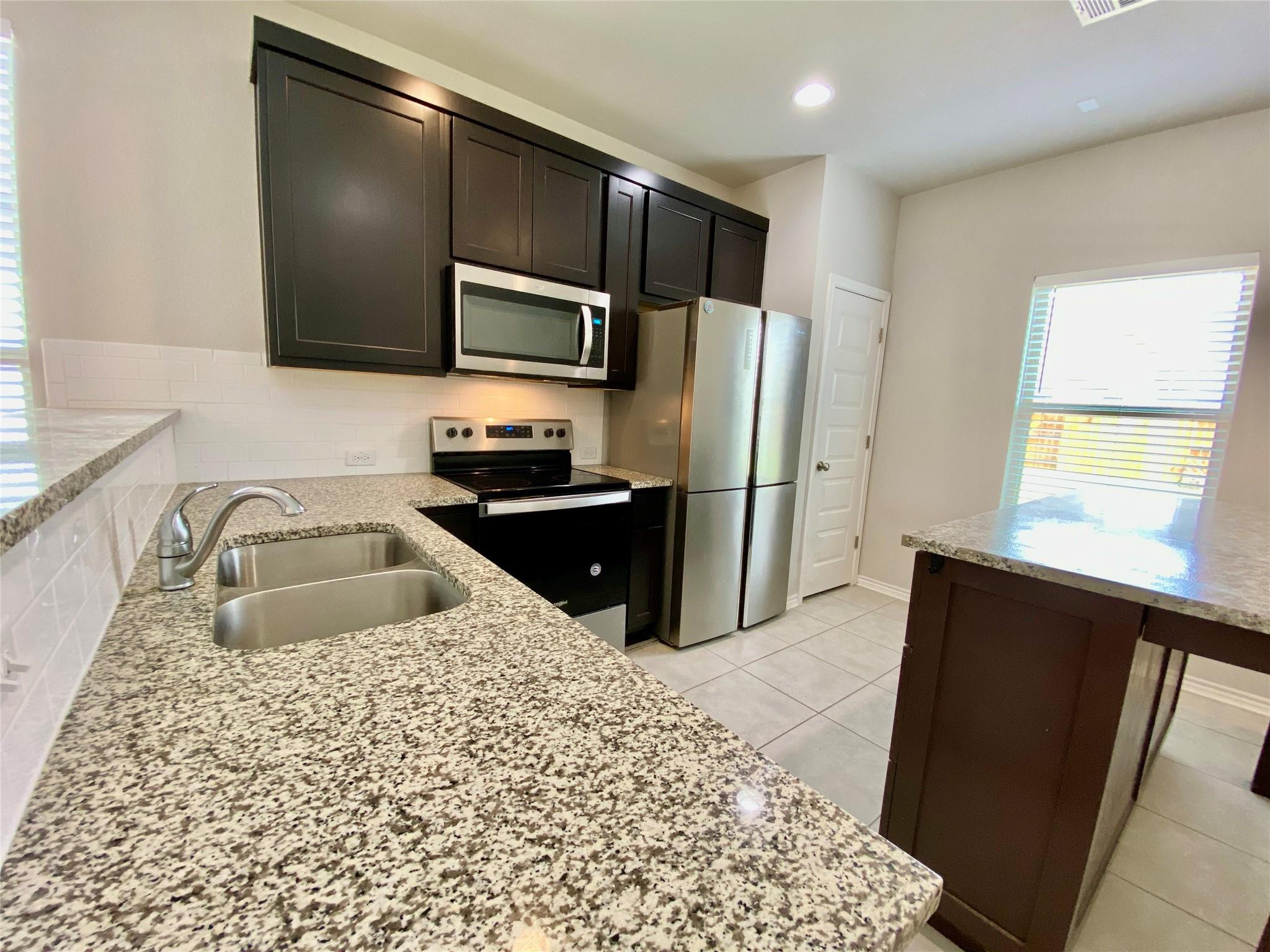 329 Trellis Blvd Property Photo 3
