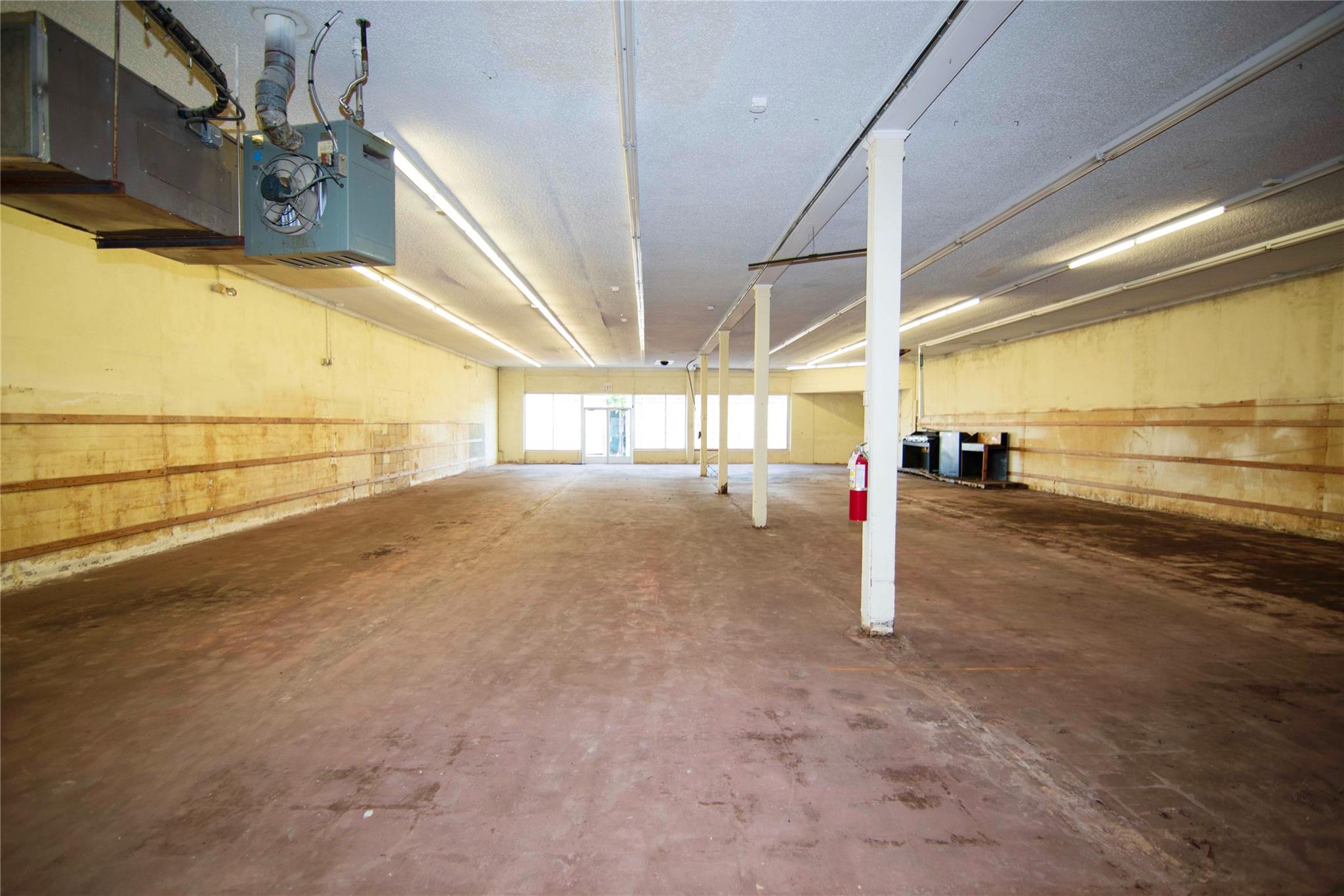 425 & 421 N Main St Property Photo 18