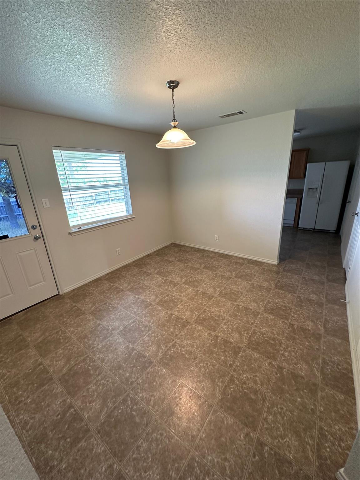 5004 Stonehaven Dr Property Photo 2