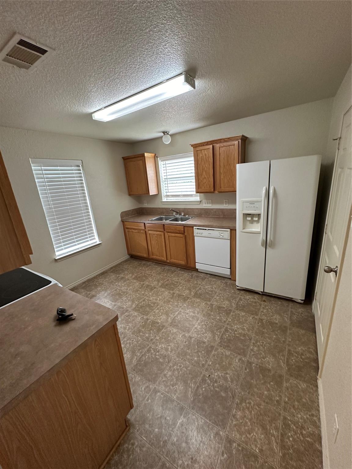 5004 Stonehaven Dr Property Photo 5