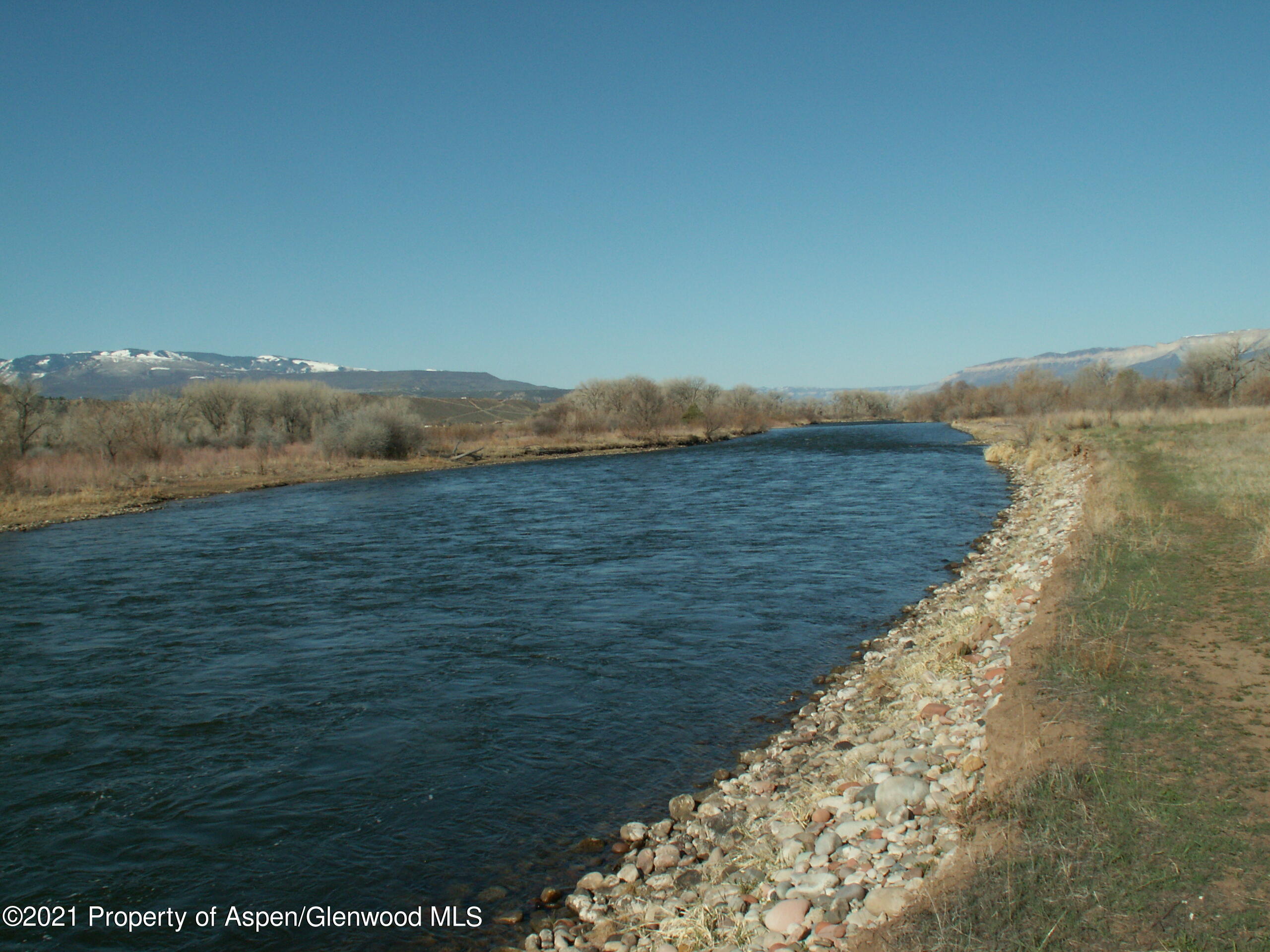 1421 River Frontage Road Property Photo