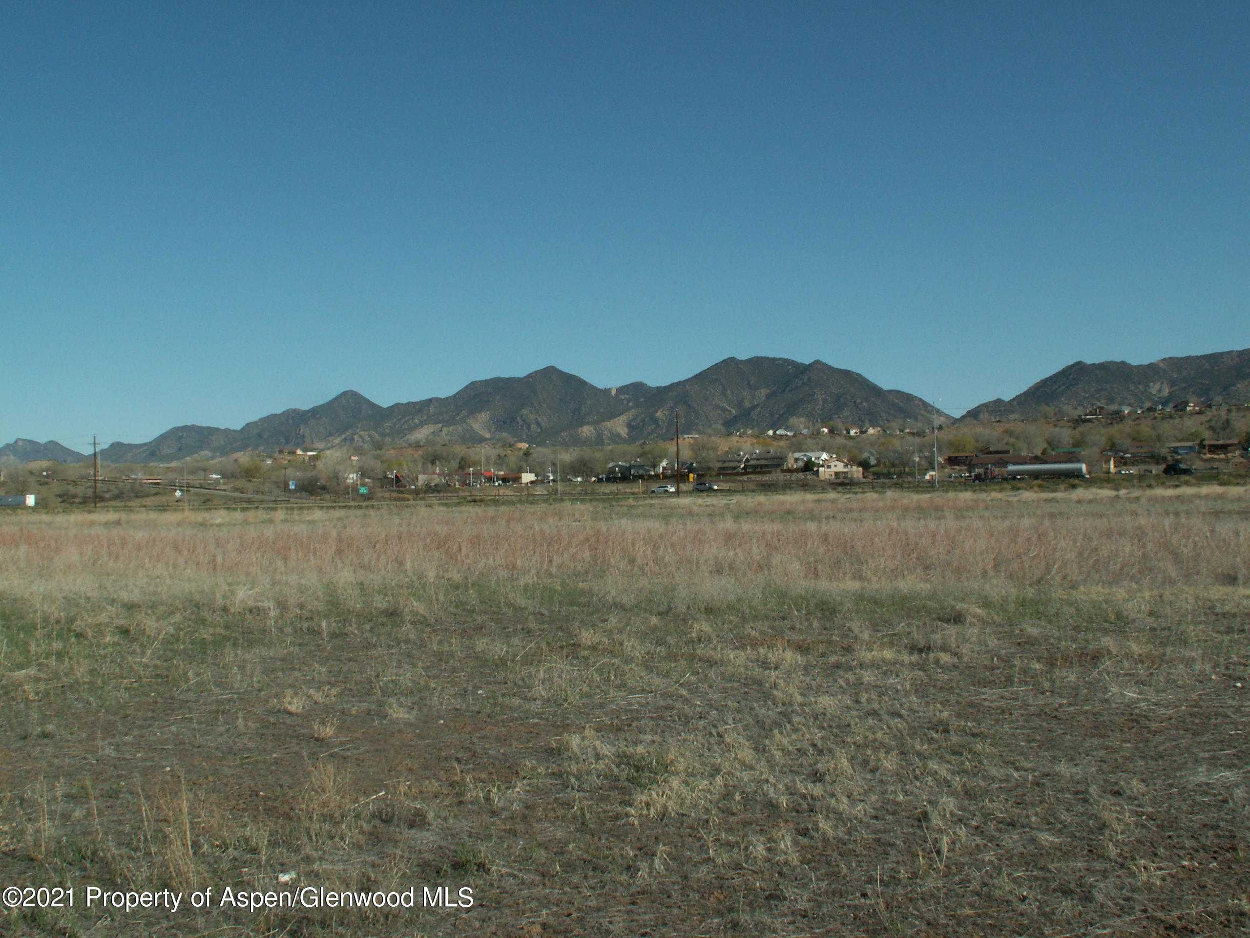 1421 River Frontage Road Property Photo 7