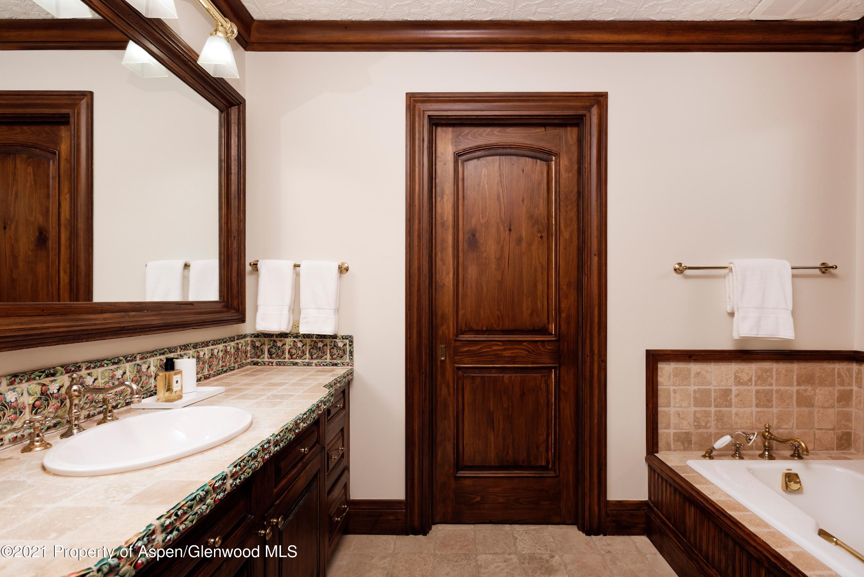 411 Willoughby Way Property Photo 32