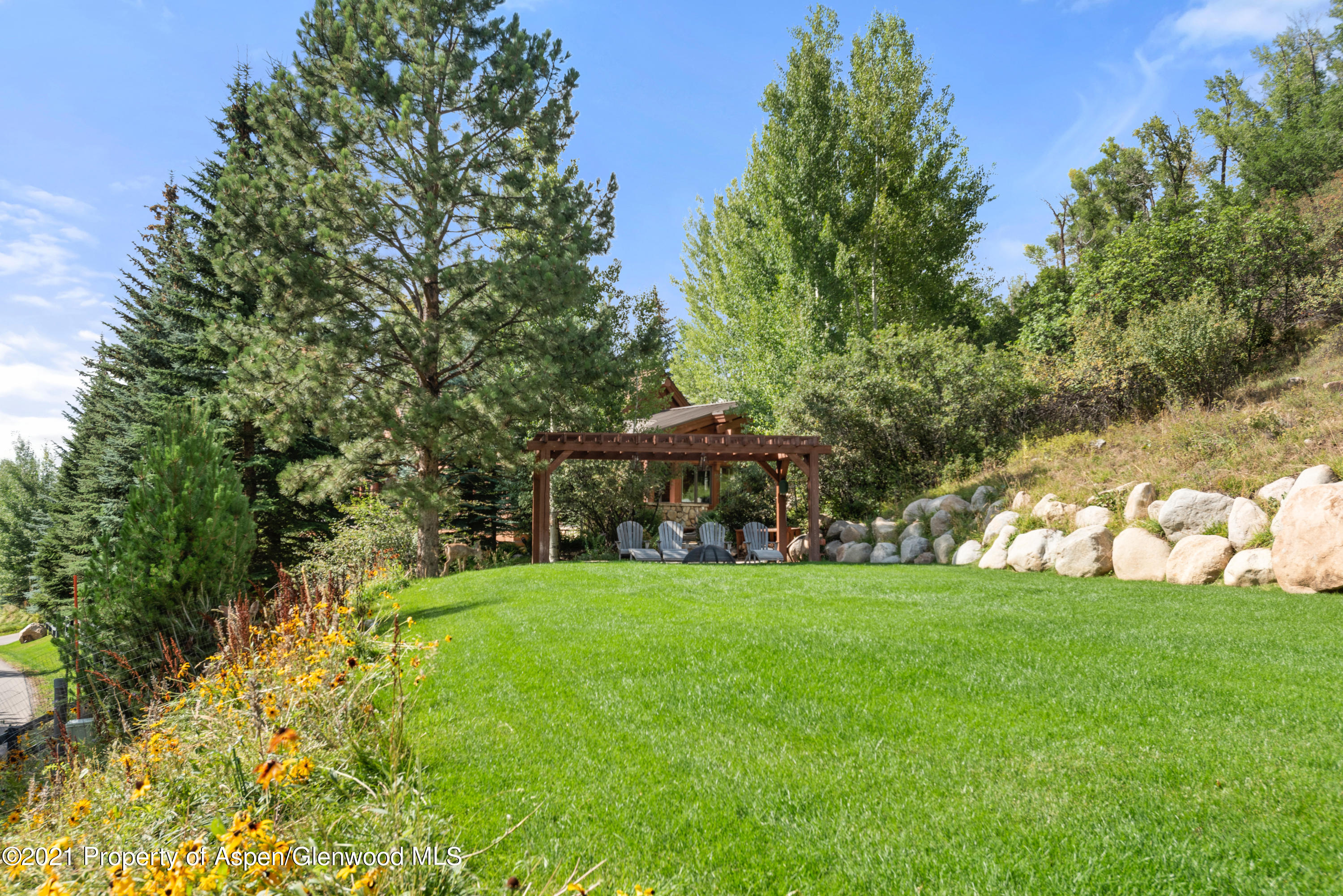 411 Willoughby Way Property Photo 40