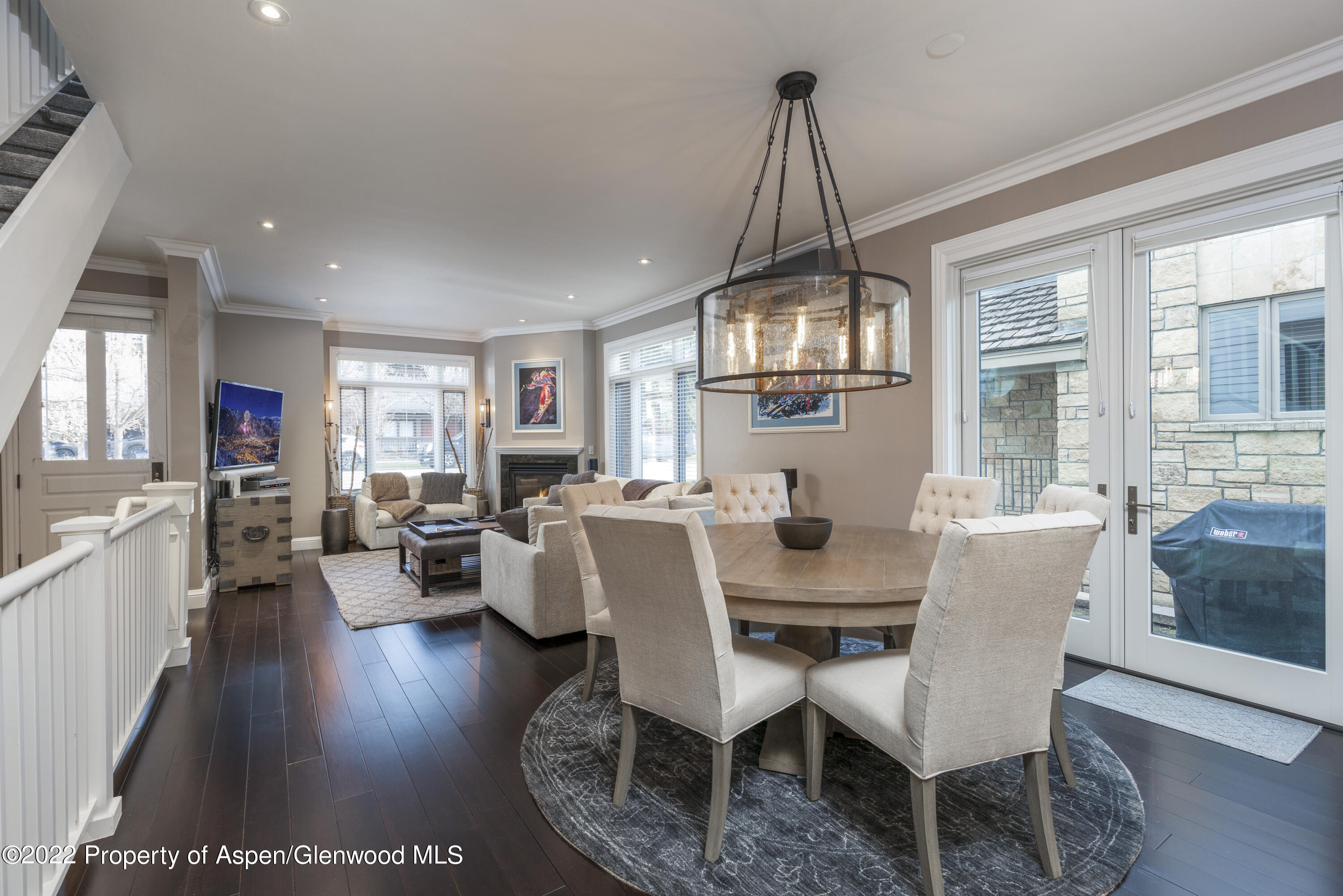 922 E Cooper Avenue Property Photo 1