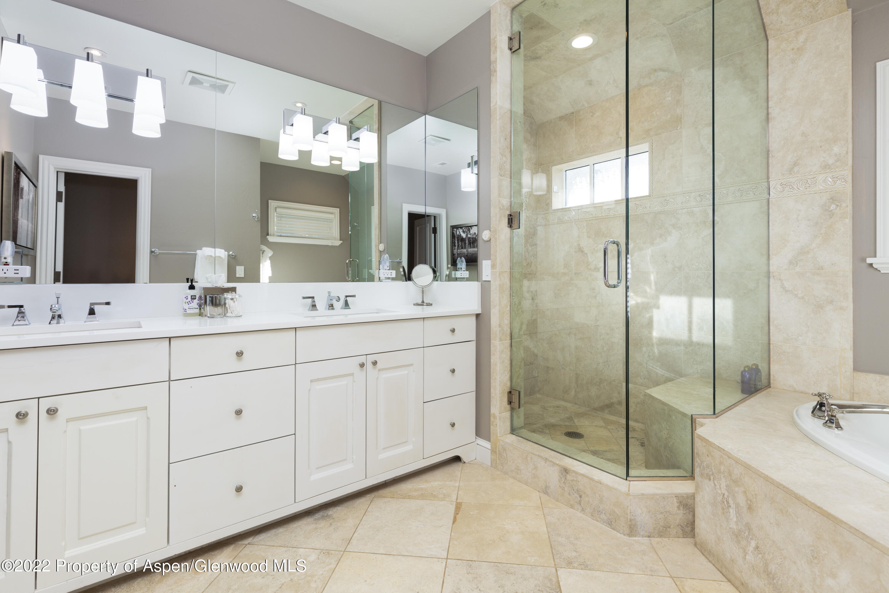 922 E Cooper Avenue Property Photo 5