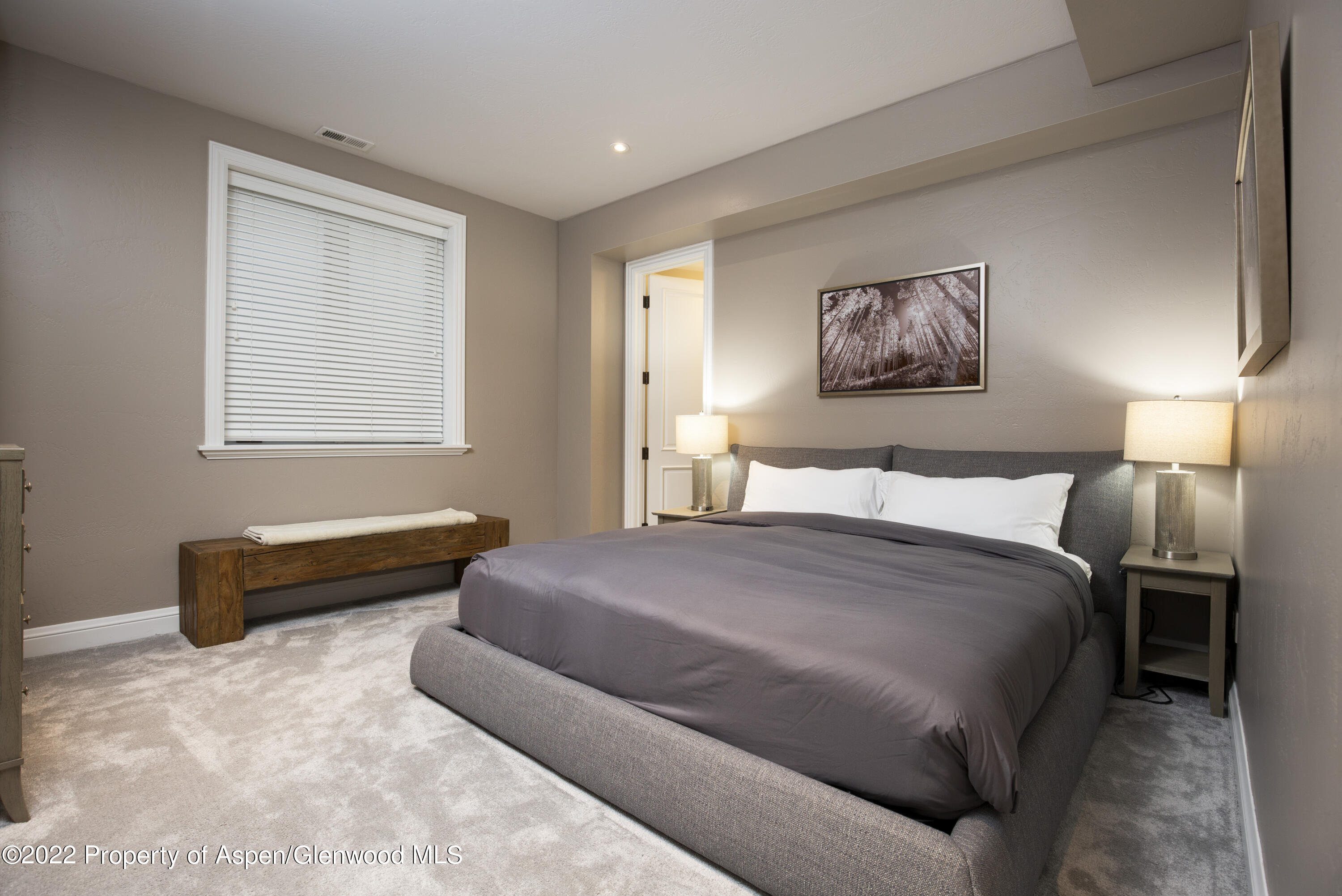 922 E Cooper Avenue Property Photo 6